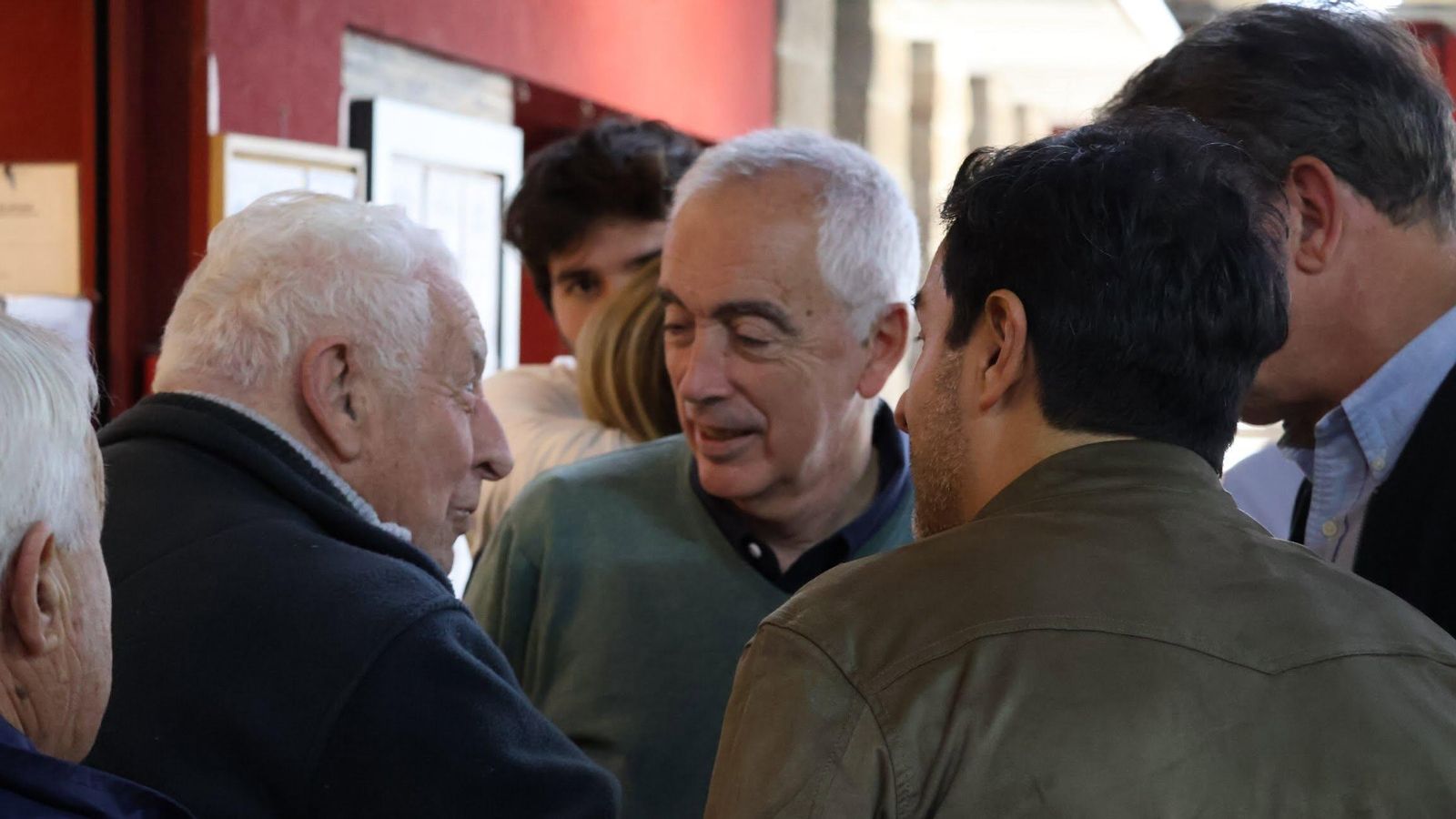 César Mogo durante un encuentro con la colectividad en Argentina