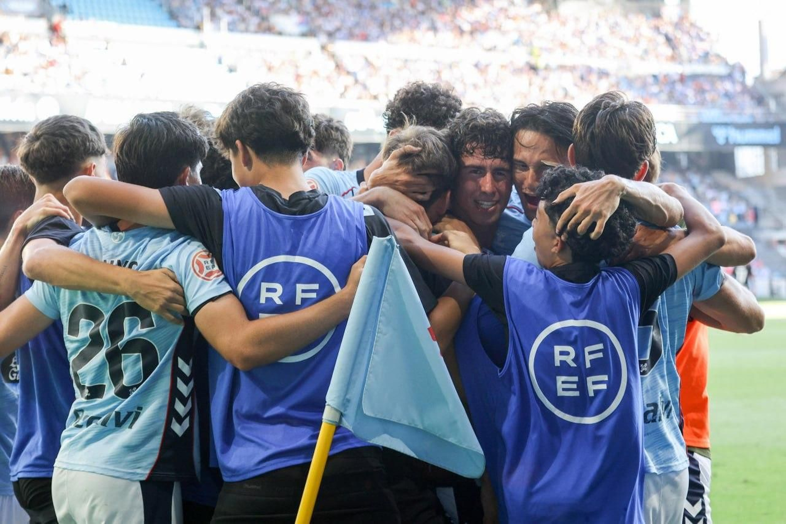 Galería | El Celta Fortuna golea a la Ponferradina y sube a Segunda División