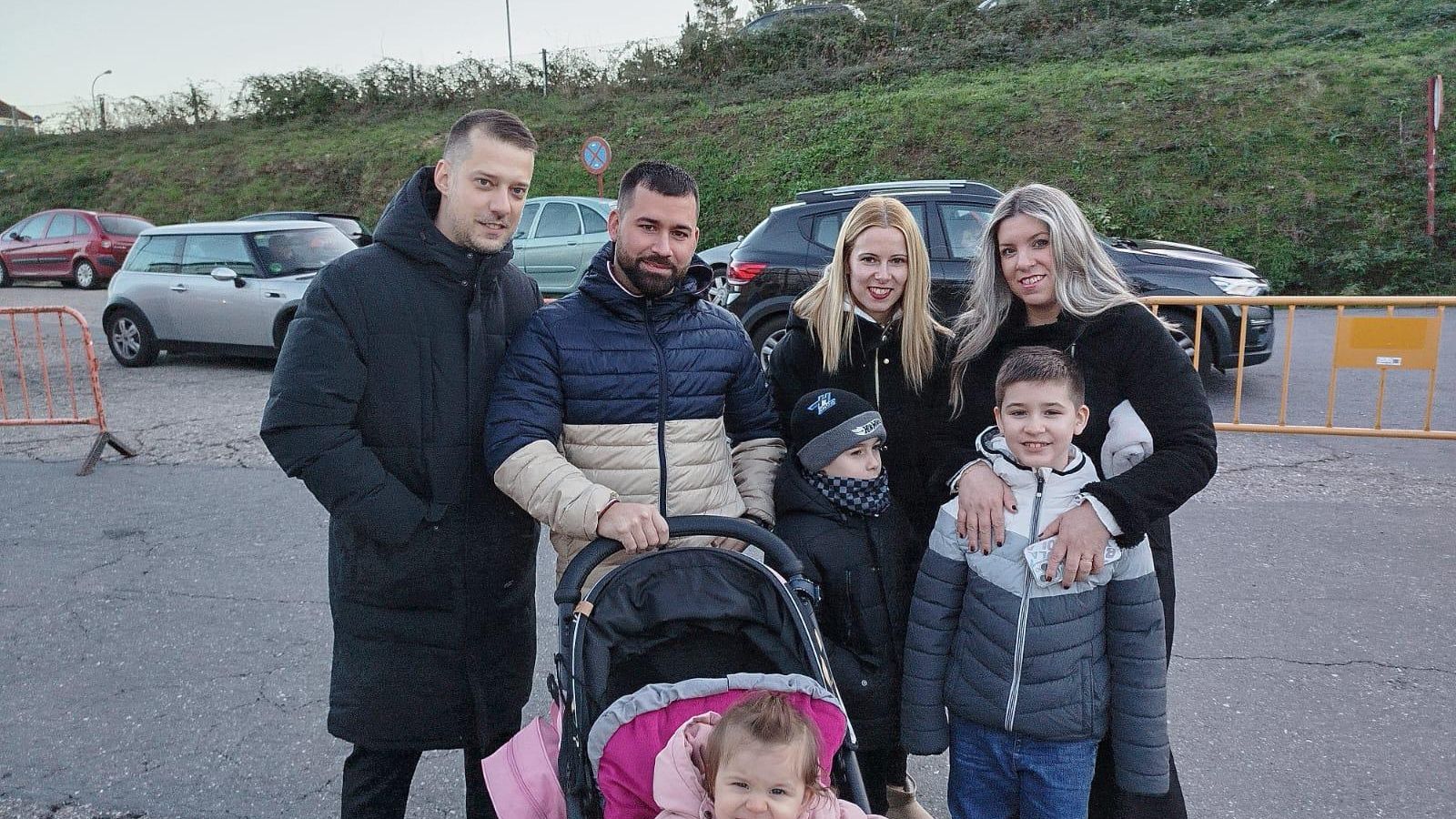 La familia al completo desde Vigo para pasar el día en Pazolandia.