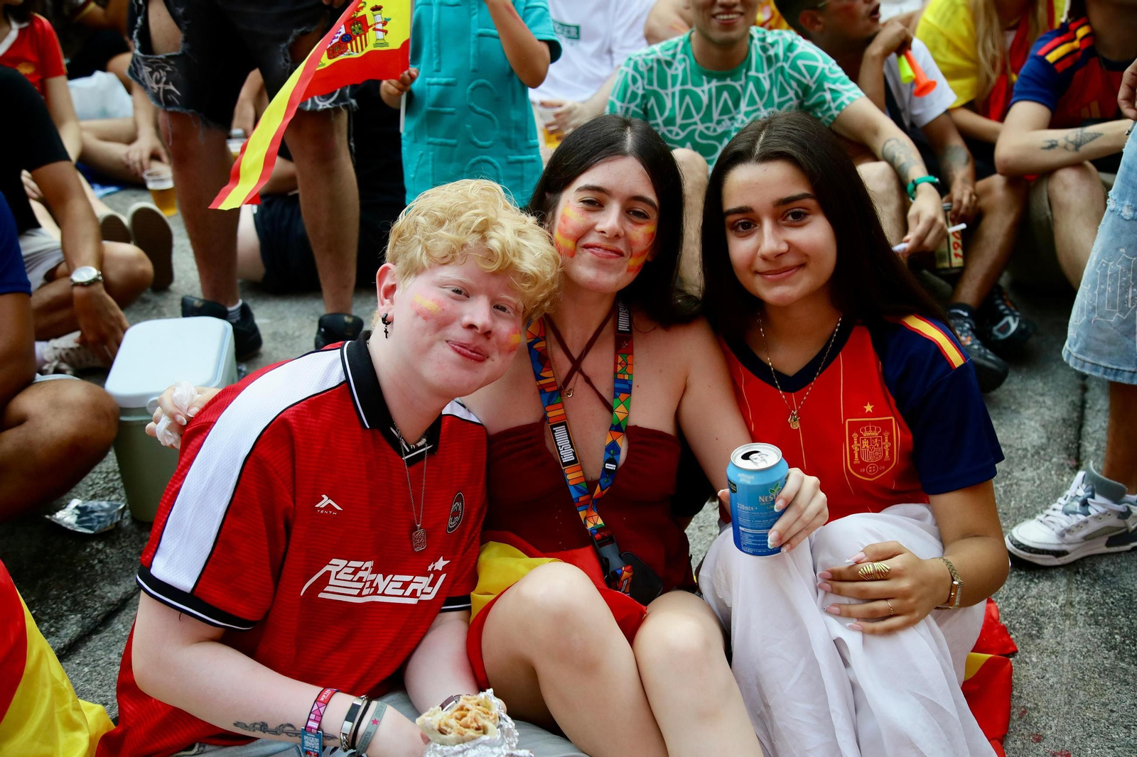 Galería | La provincia de Ourense se tiñe de rojo para apoyar a España en la final del Mundial