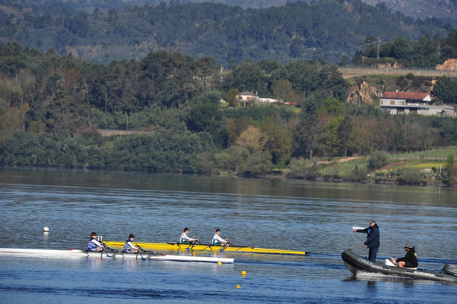 Galería | El Club Naútico Castrelo de Miño sede de la segunda jornada de la Liga Gallega de Remo