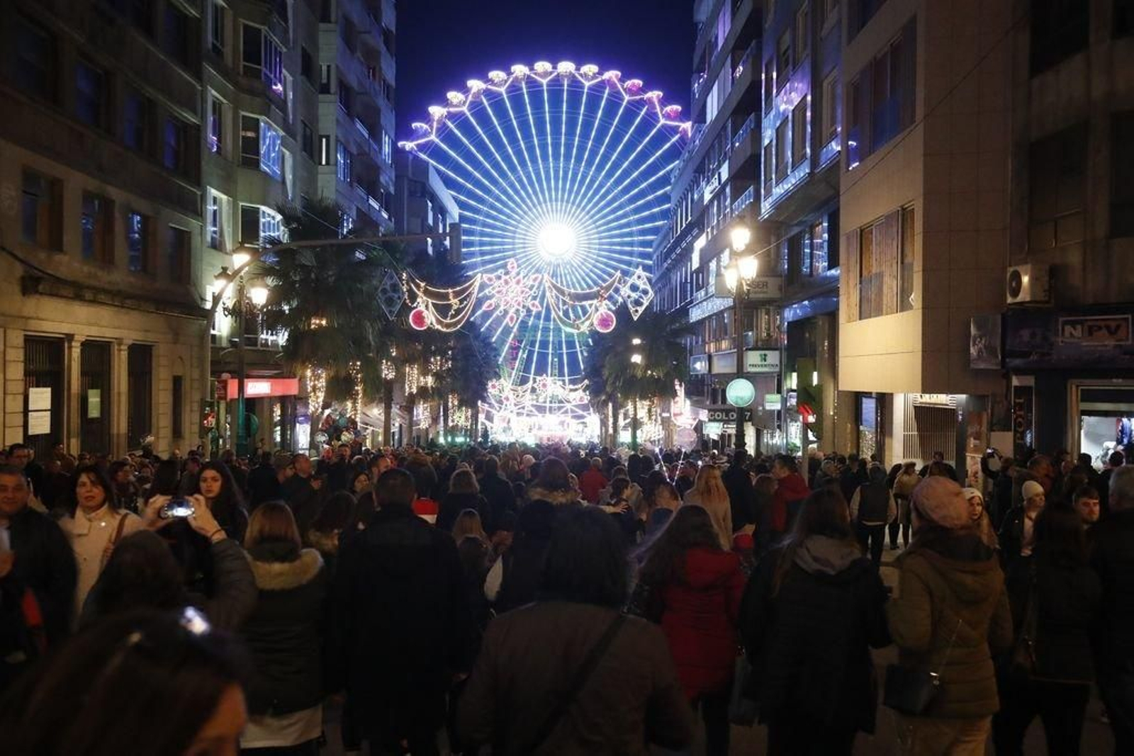 Los turistas invaden Vigo en el Puente172