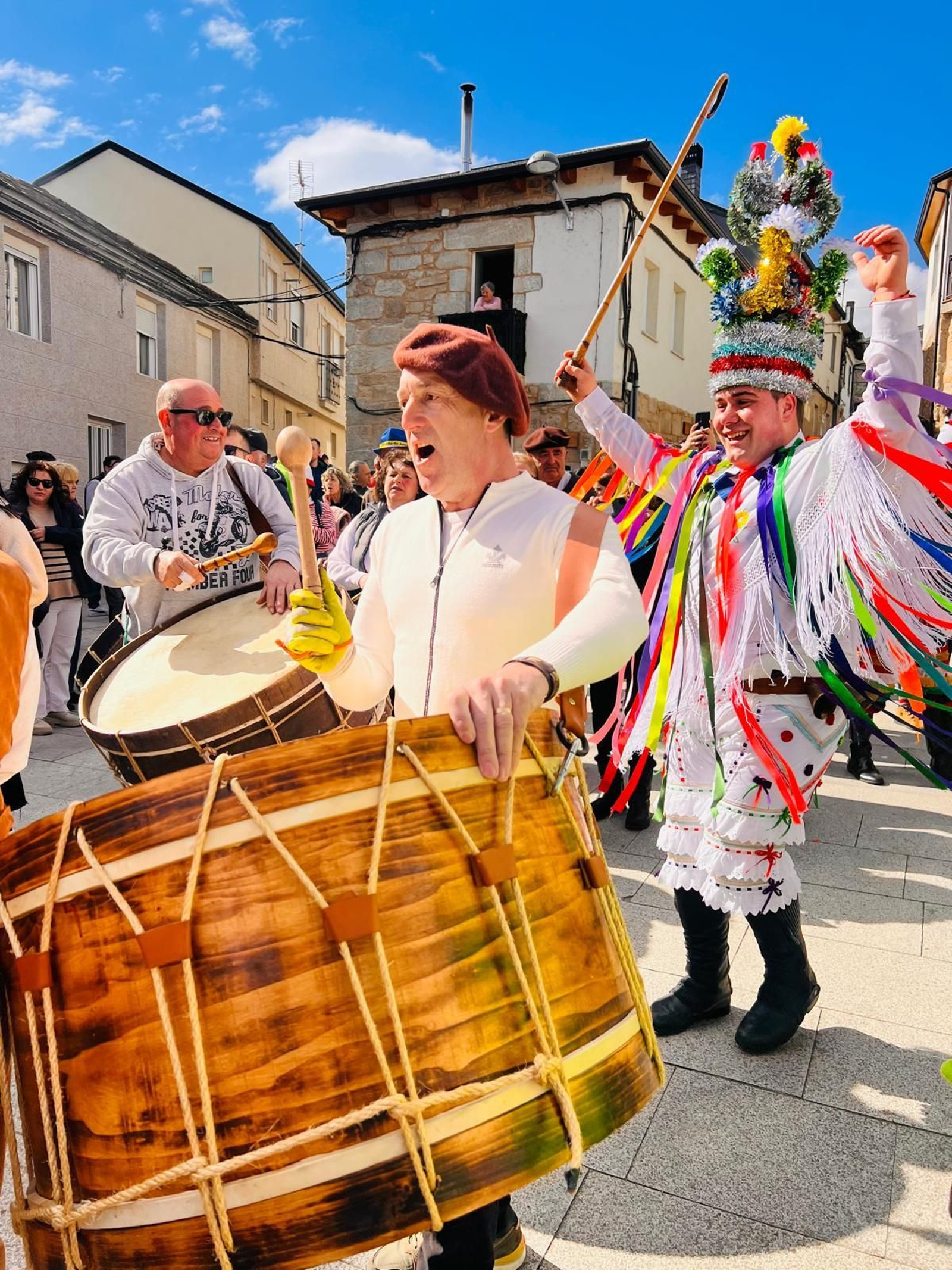 Galería | Vilariño de Conso inicia su gran día de Entroido con el desfile
