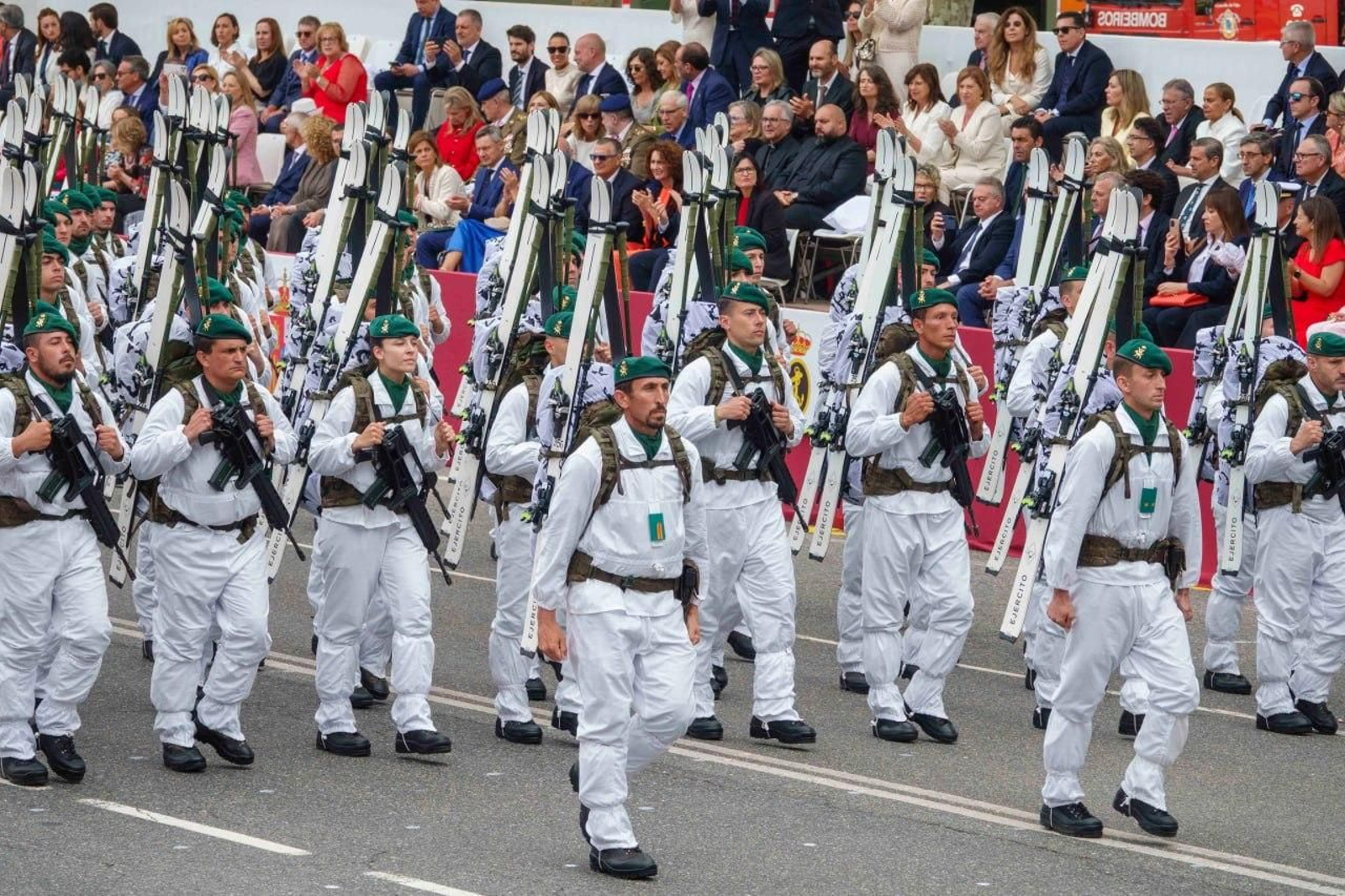Galería | Las mejores imágenes del histórico Día de las Fuerzas Armadas en Vigo