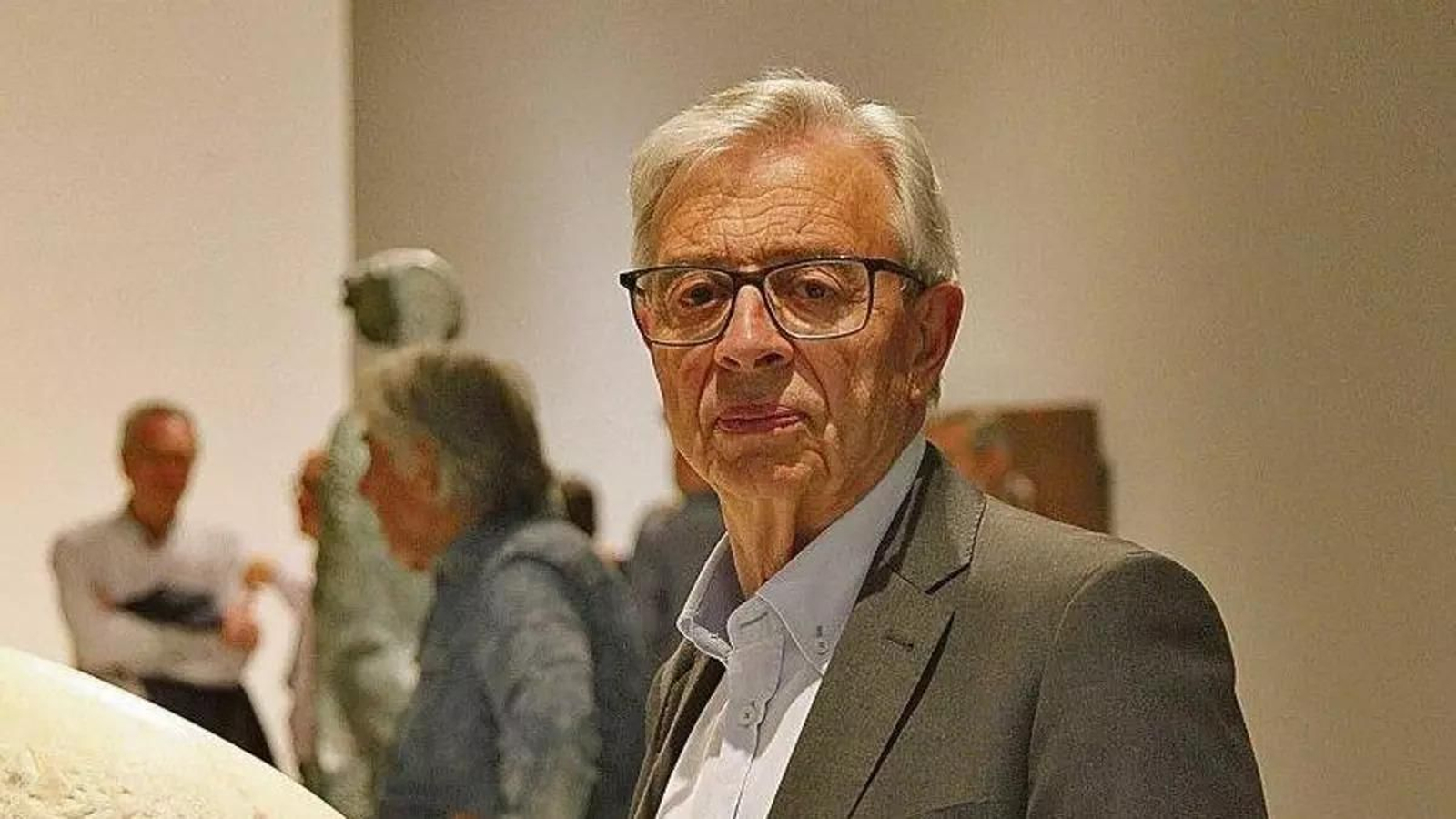 Xosé Cid na inauguracón da escolma de escultura