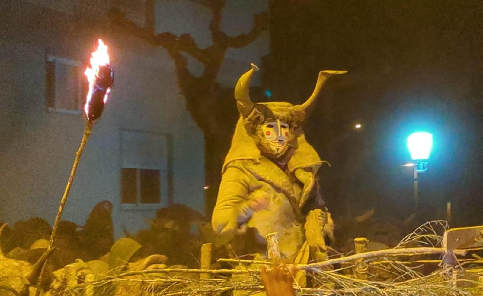 La Baixada da Marela atrae cada año a visitantes que buscan vivir un entroido auténtico, alejado de artificios.