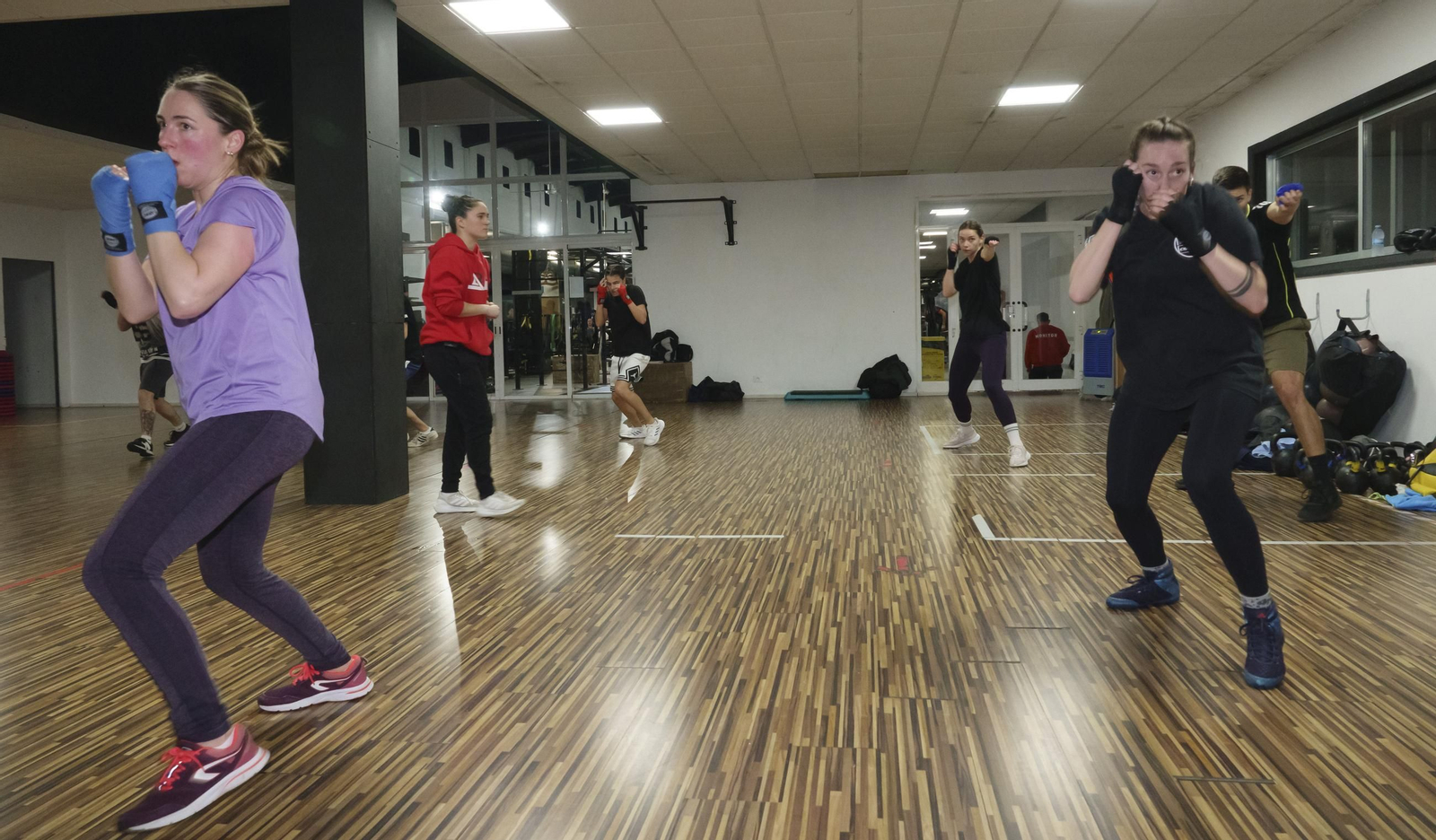 Galería | Así entrenan boxeo en el Gimnasio Arenal