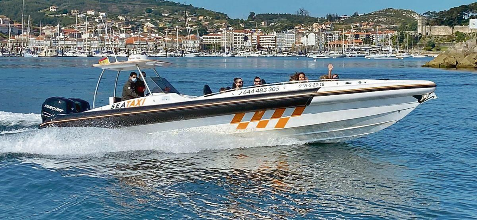 Los usuarios de los taxis del mar valoran la comodidad que supone fijar los propios horarios y viajar por su cuenta.