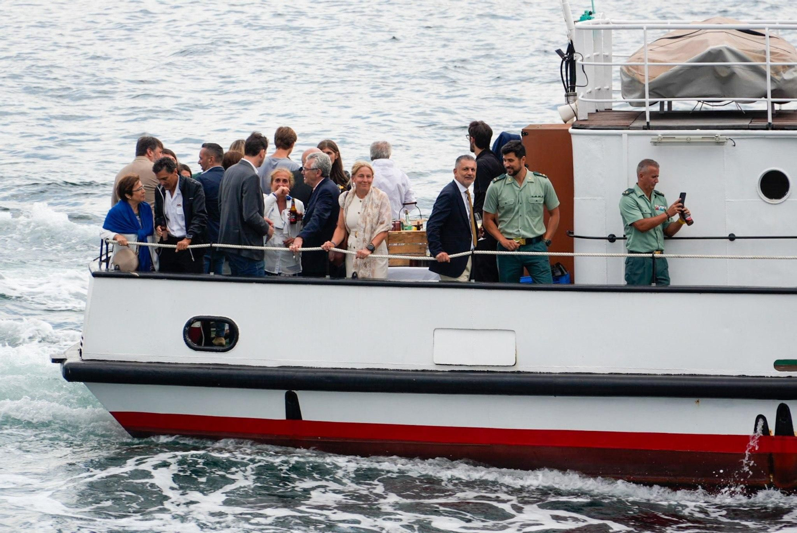 Galería | Vigo rinde homenaje a la Virgen del Carmen por tierra y por mar