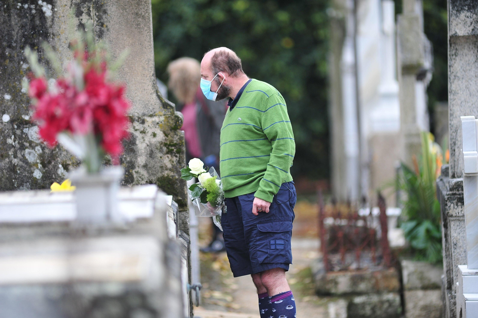 Jornada dominical en el cementerio de San Francisco José Paz