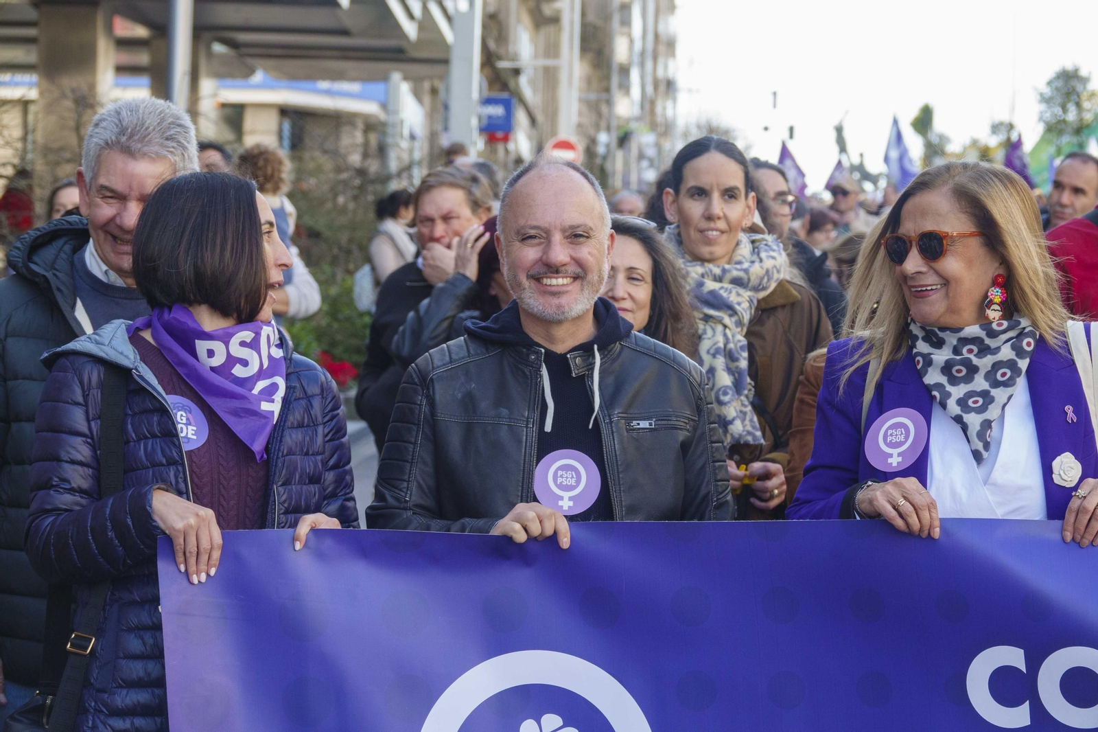 Galería | Las calles de Vigo se pintan de morado por el Día Internacional de la Mujer