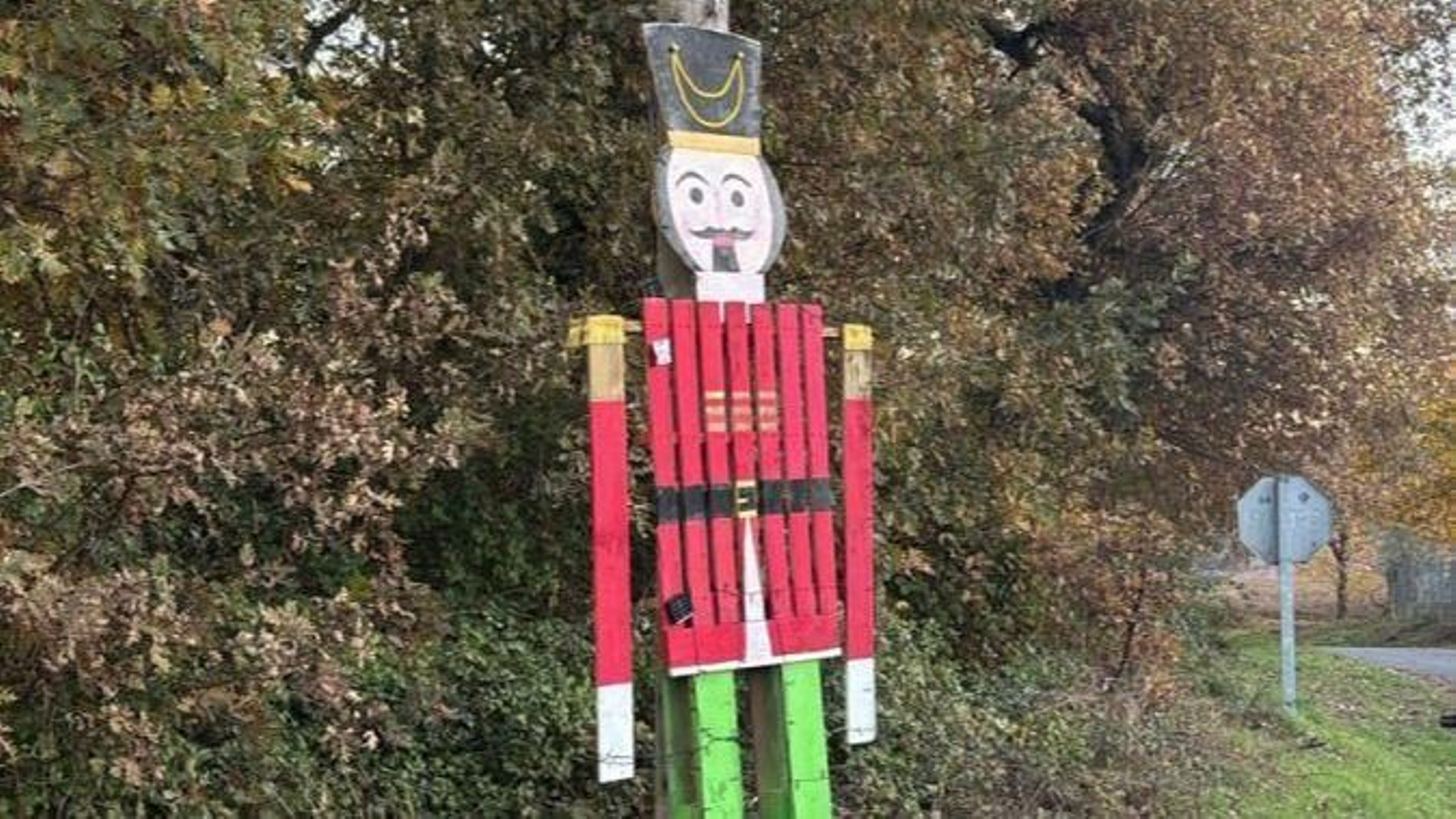 Una figura decorativa escapada del Cascanueces