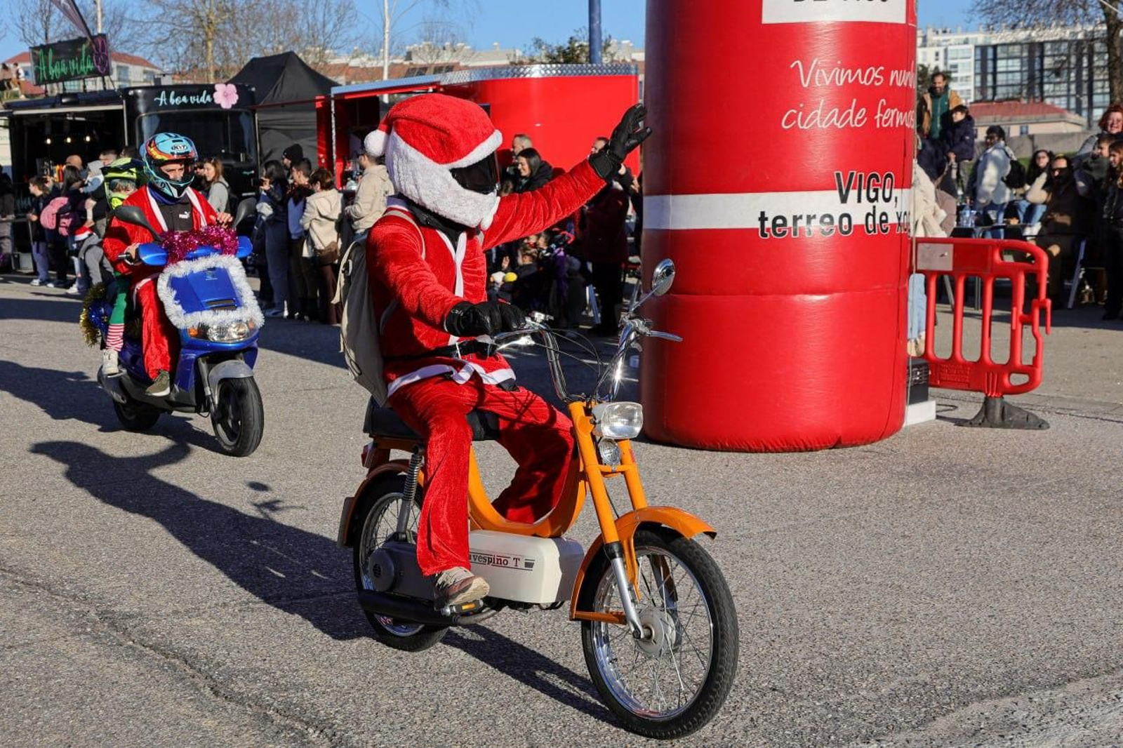 Galería | Los papanoeles moteros toman Vigo