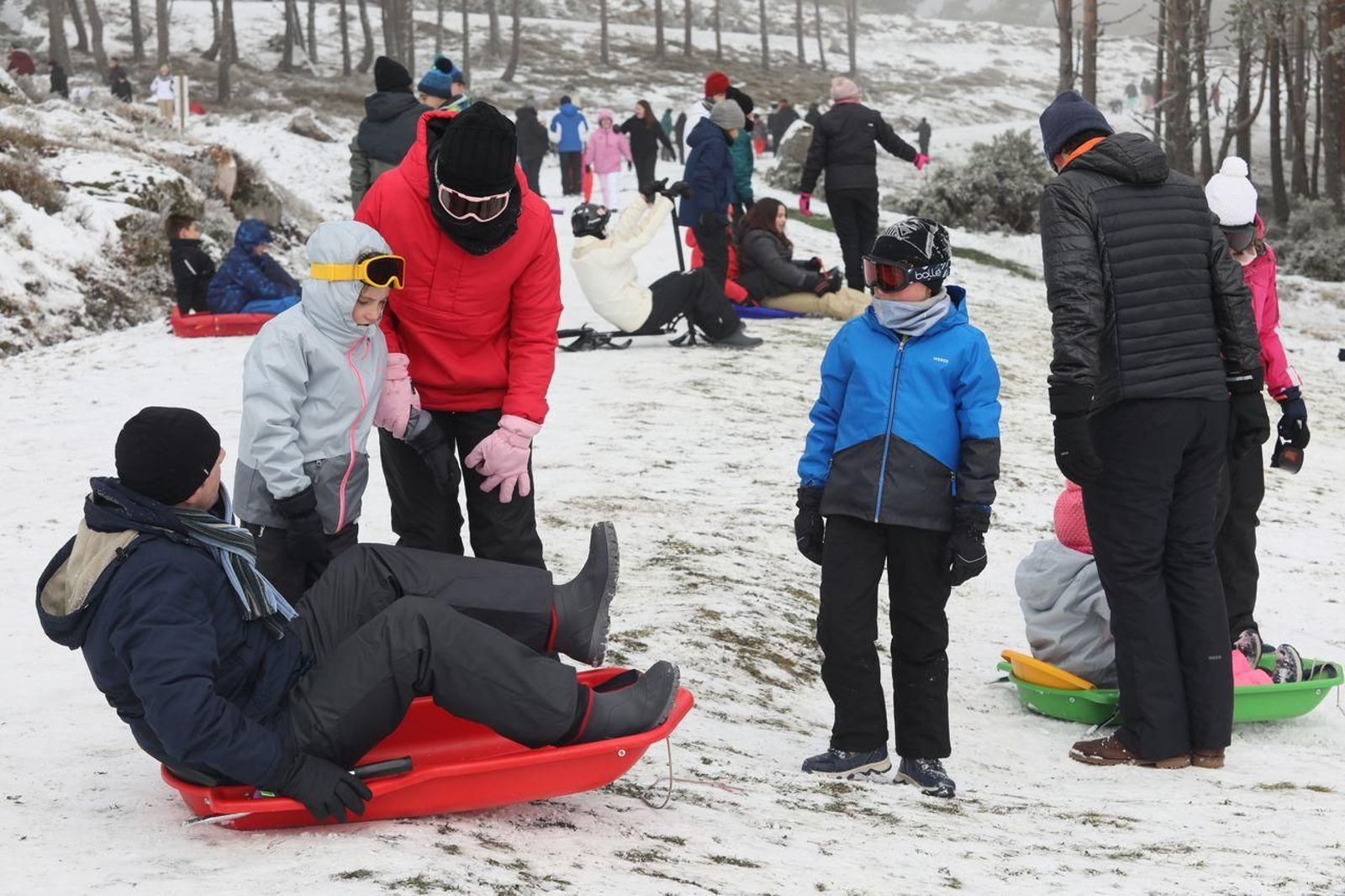 Jornada de esquí en la nieve (Foto: José Paz)