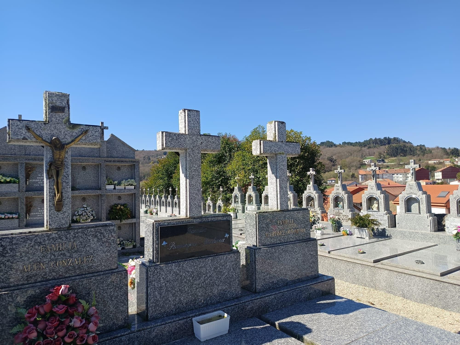 Galería | Así se encuentran los cementerios de Ourense tras ser saqueados