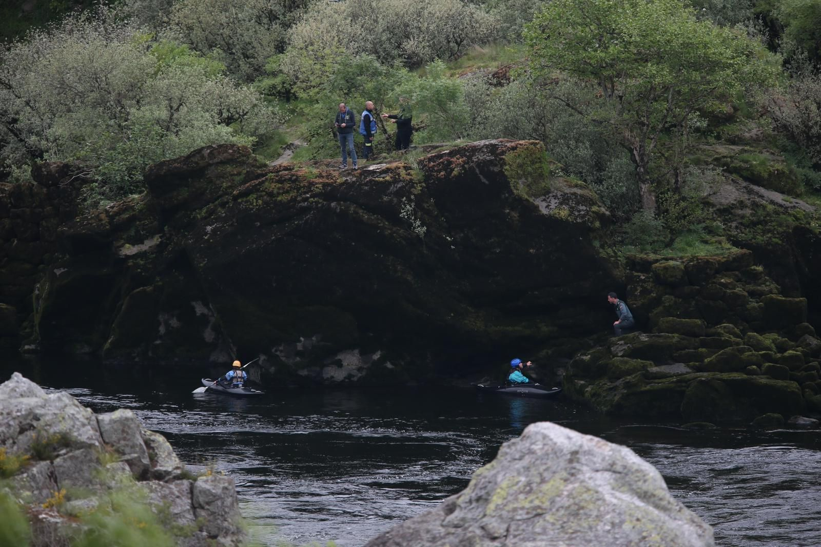 Continúa el operativo de búsqueda del menor en el Miño. // Alberte