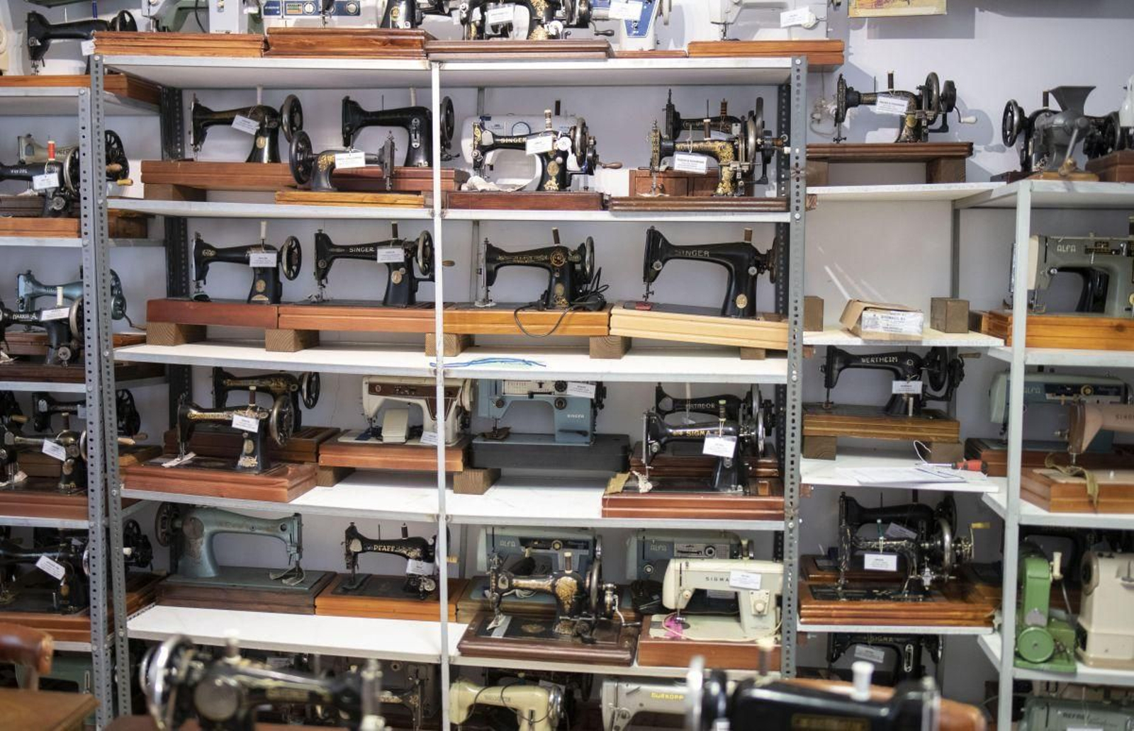 Galería | El placer de coser en una hermosa y cuidada máquina