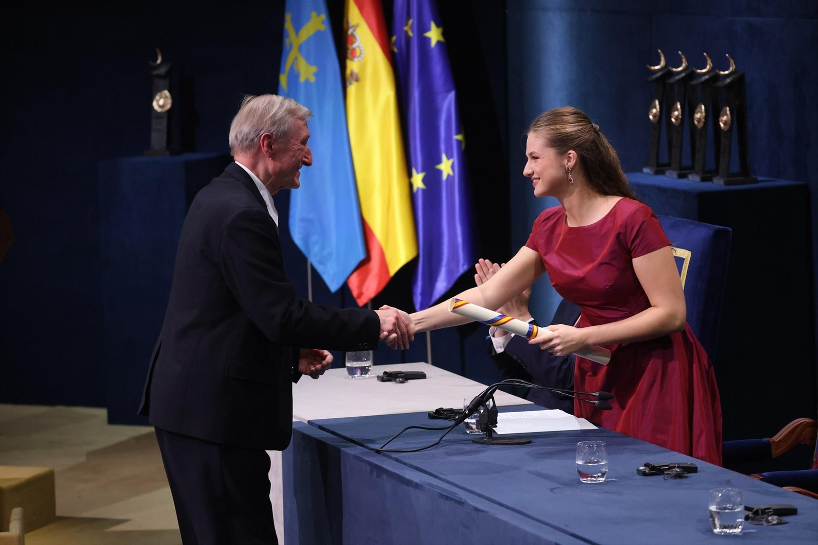 Galería | Jóvenes, democracia y un mensaje de unión; los temas que protagonizan la ceremonia de los Premios Princesa de Asturias