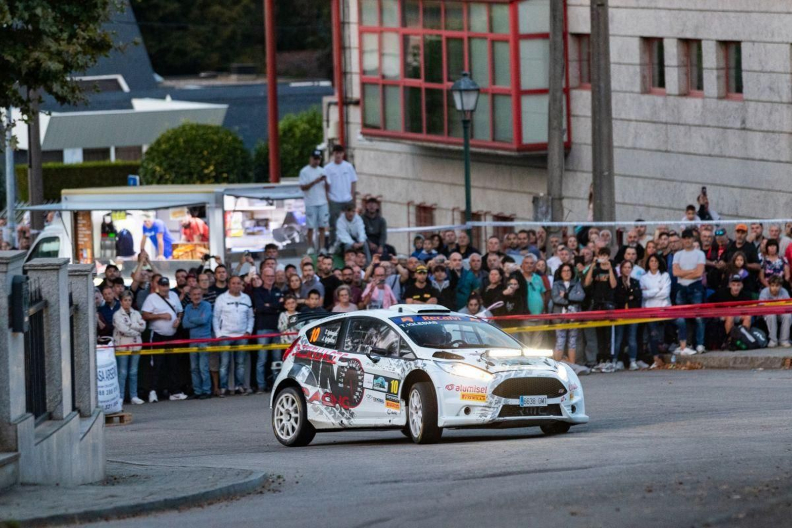 Mucho público en una prueba.