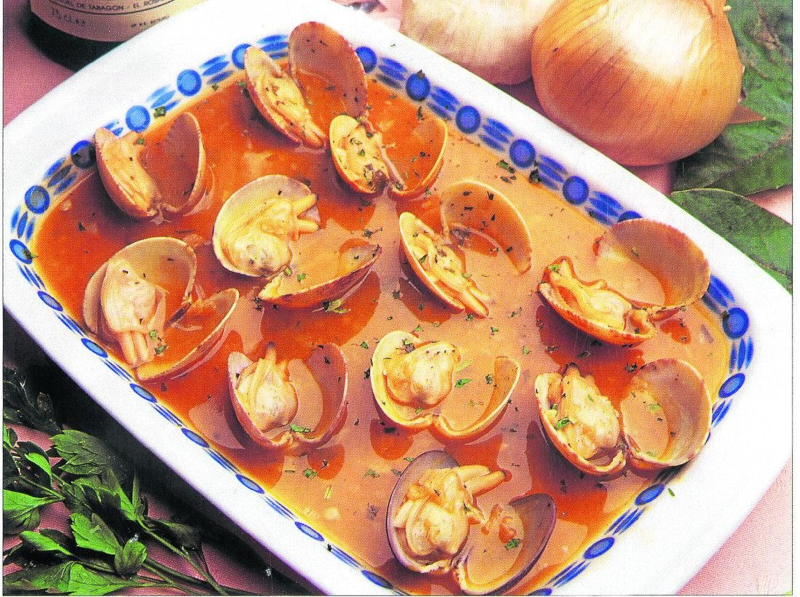 Almejas a la marinera, un entrante ideal con delicado sabor a mar.