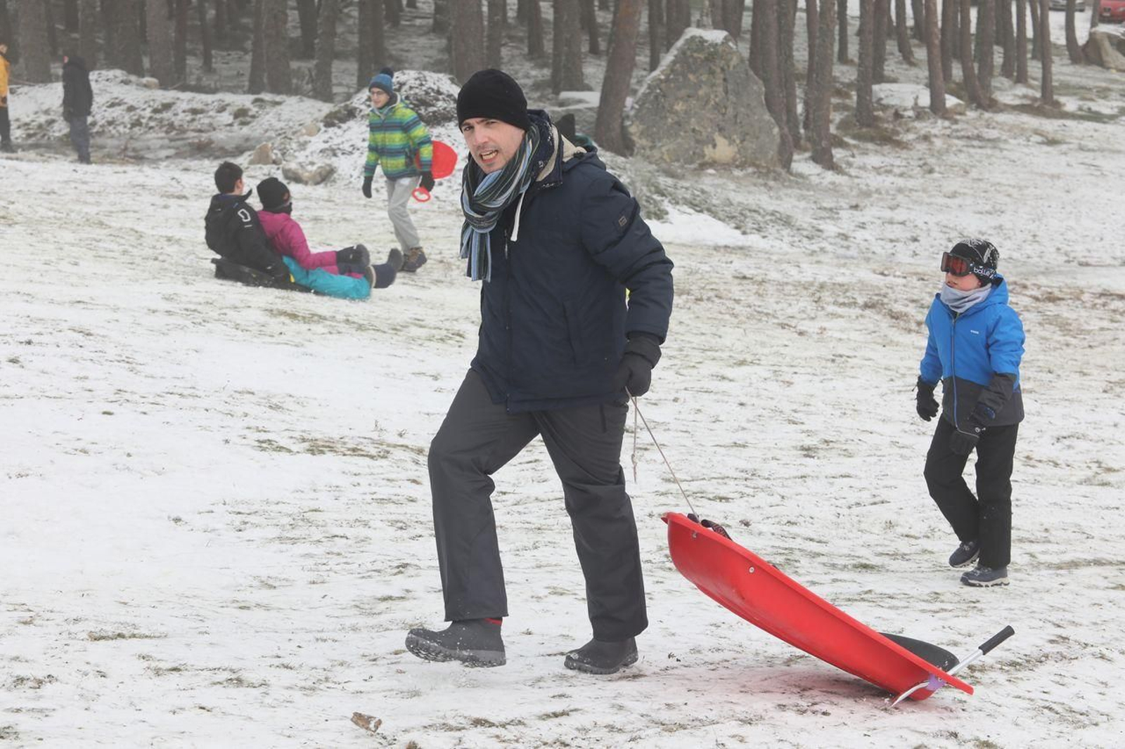 Jornada de esquí en la nieve (Foto: José Paz)