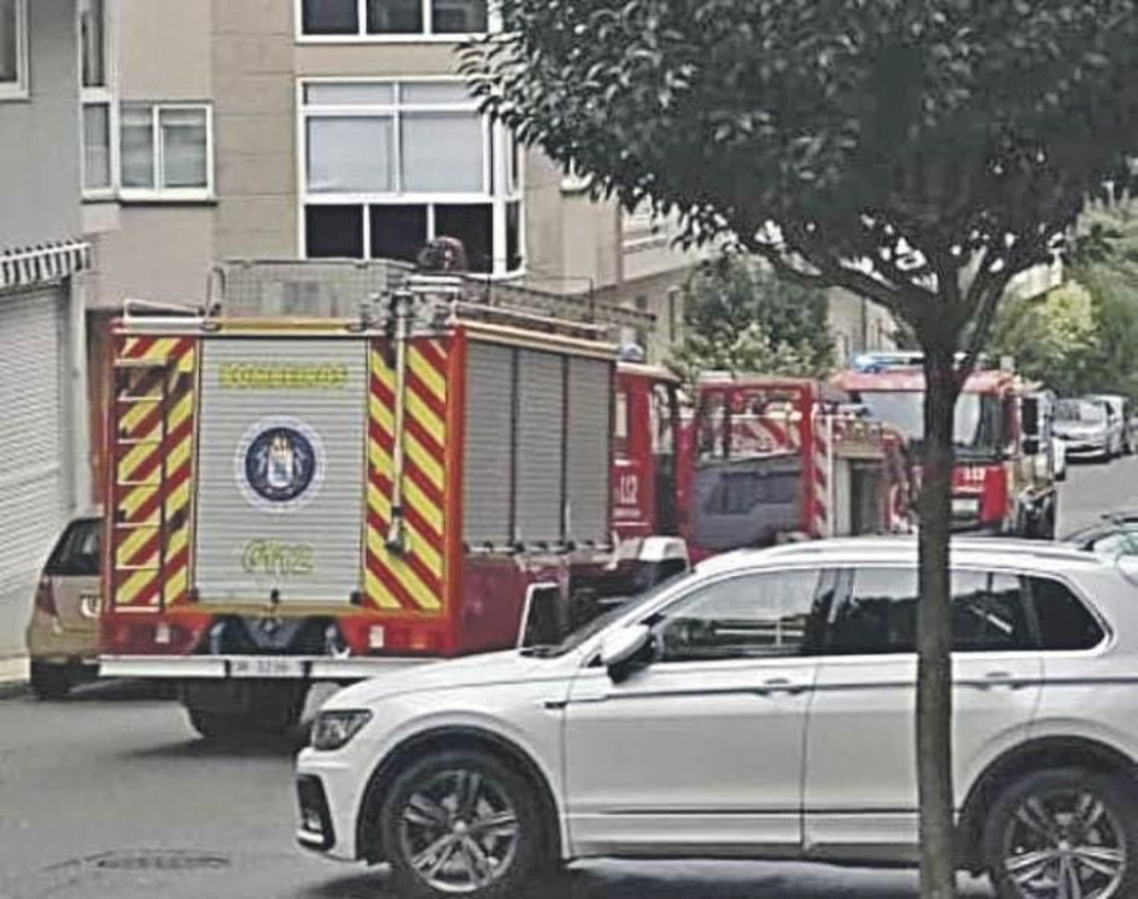 Los bomberos cuando se dirigían a extinguirlo.