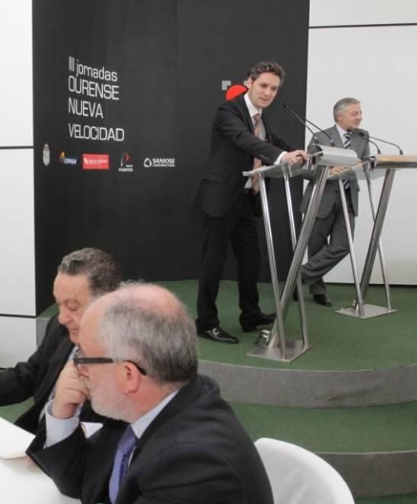 Xosé Pastoriza, y José Blanco, durante su intervención. En primer término, Emilio Atrio y Miguel Fidalgo