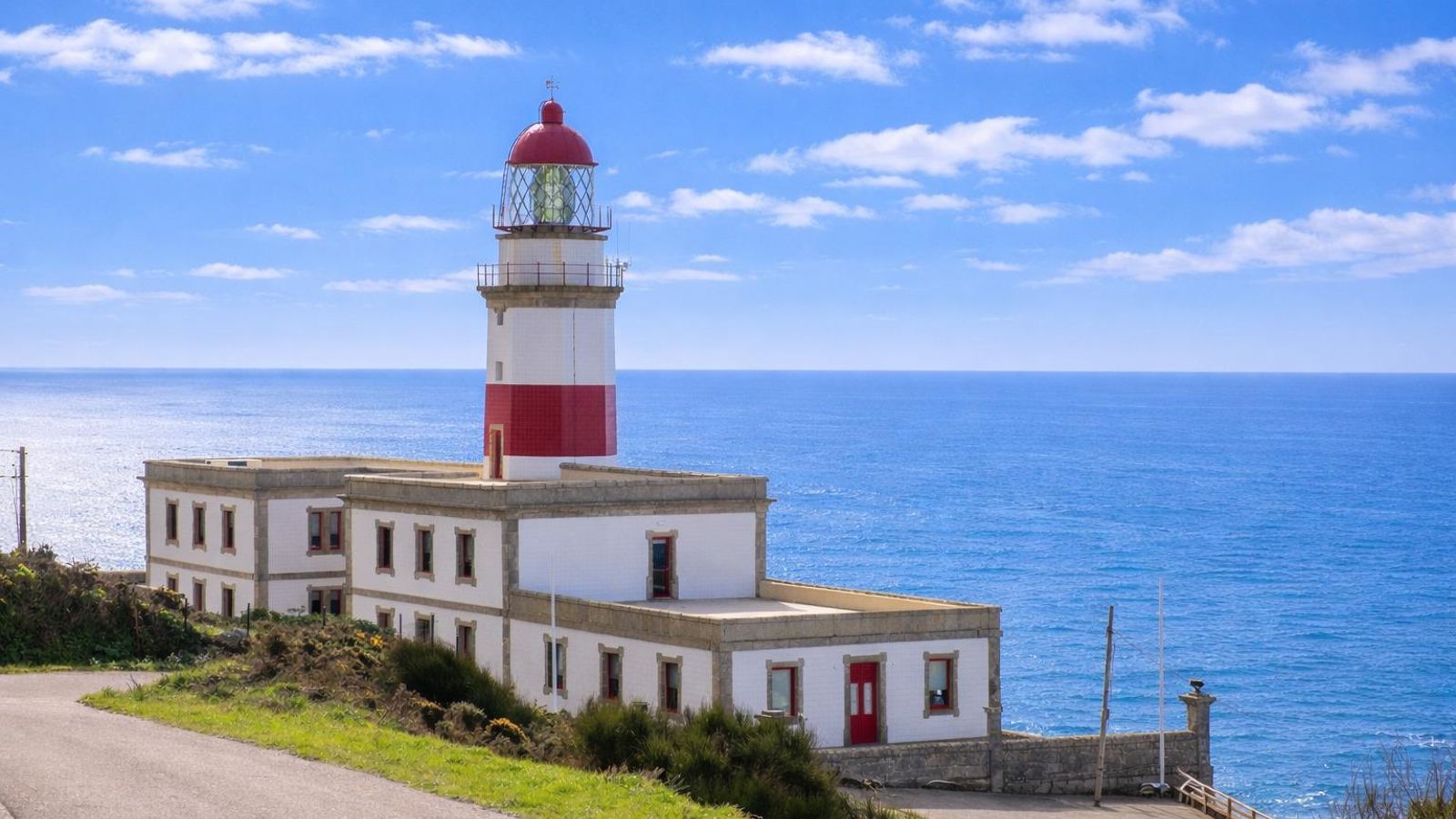 Faro de Cabo Silleiro restaurado.