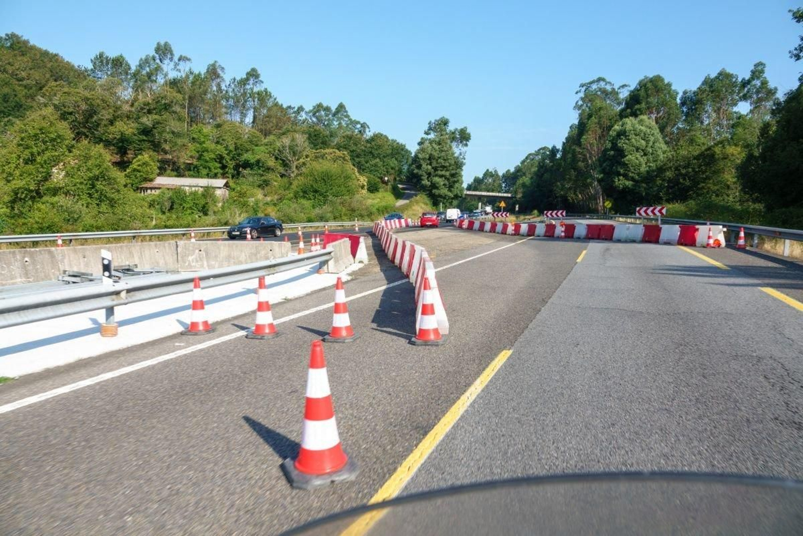 Desvío para un solo carril en el “nudo de Puzo”, donde está el enlace con el Puerto Seco (Plisan).