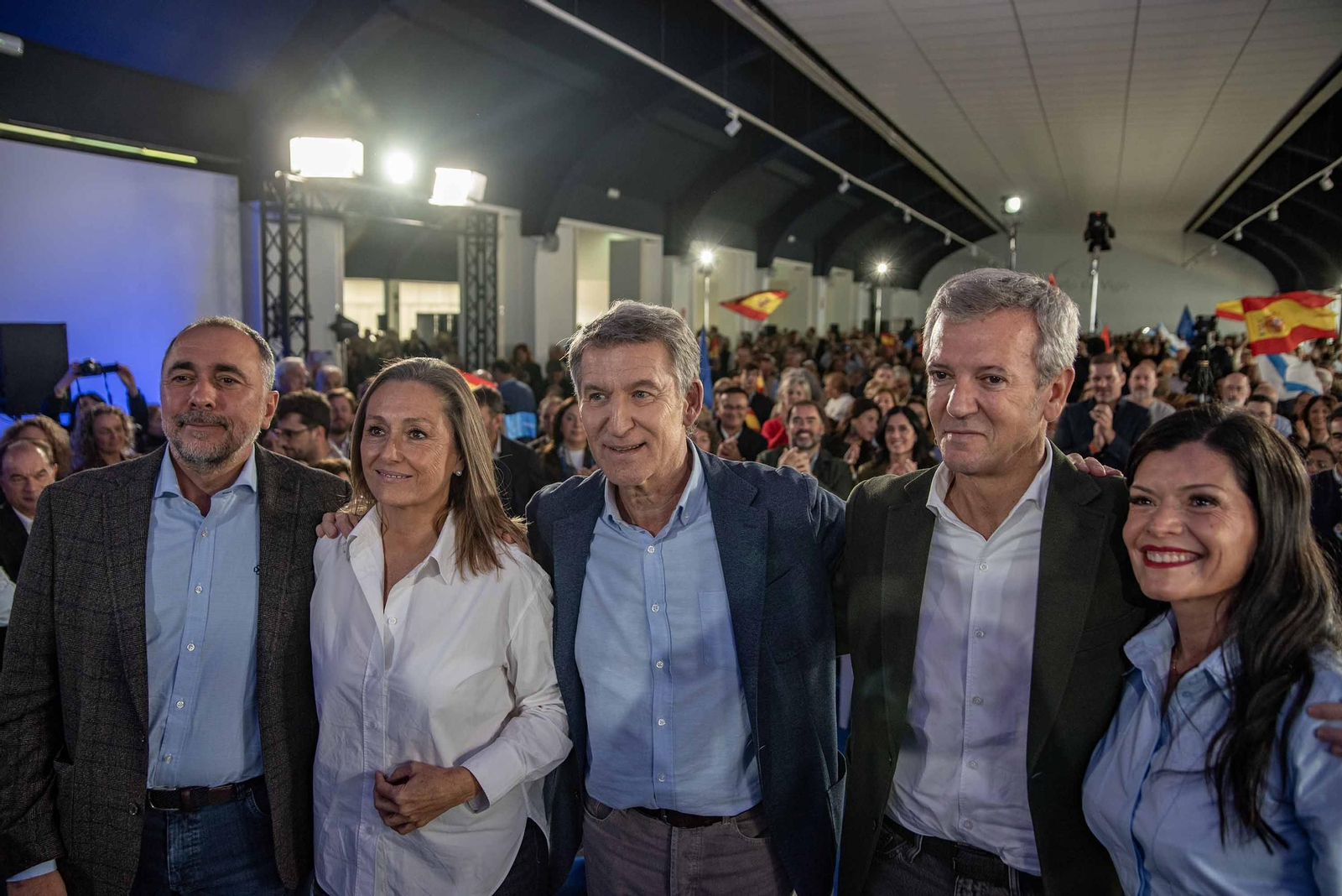 Galería | Feijóo hace parada en Vigo con la precampaña electoral del 29-N