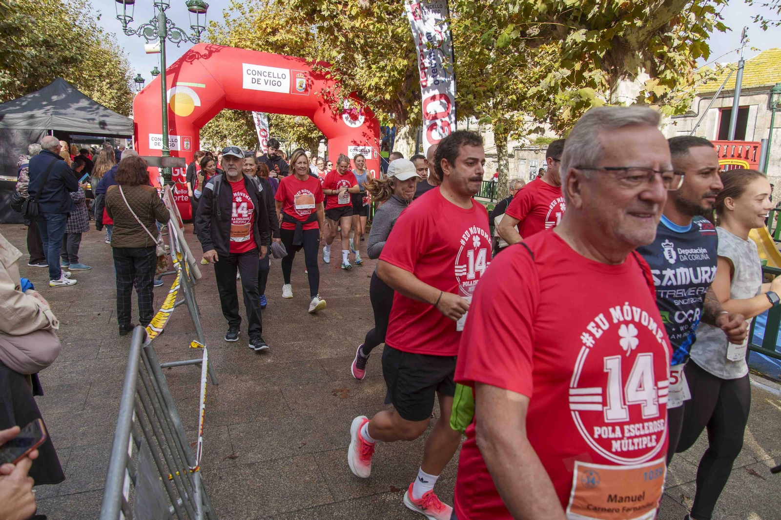 Galería | Carrera por la esclerosis múltiple en Bouzas