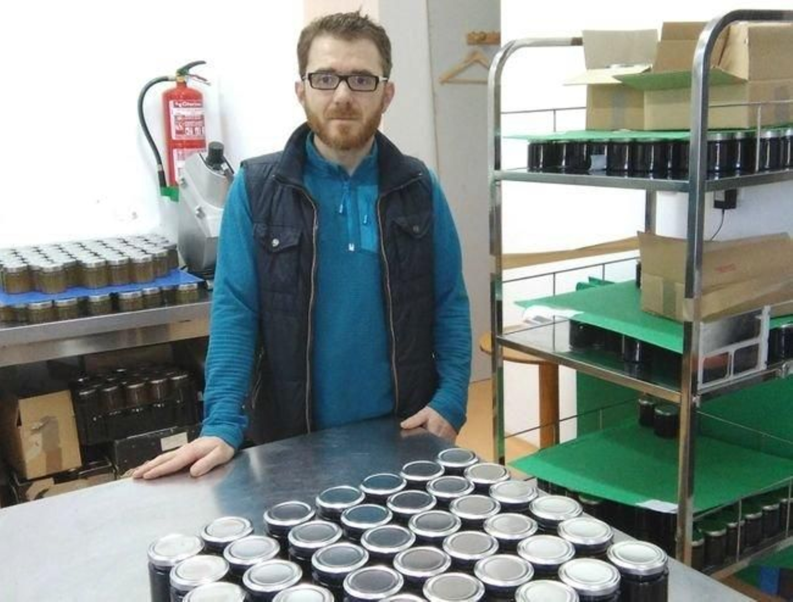 Nelson Alonso no interior das instalacións de Carabuñas en Vilar de Santos.