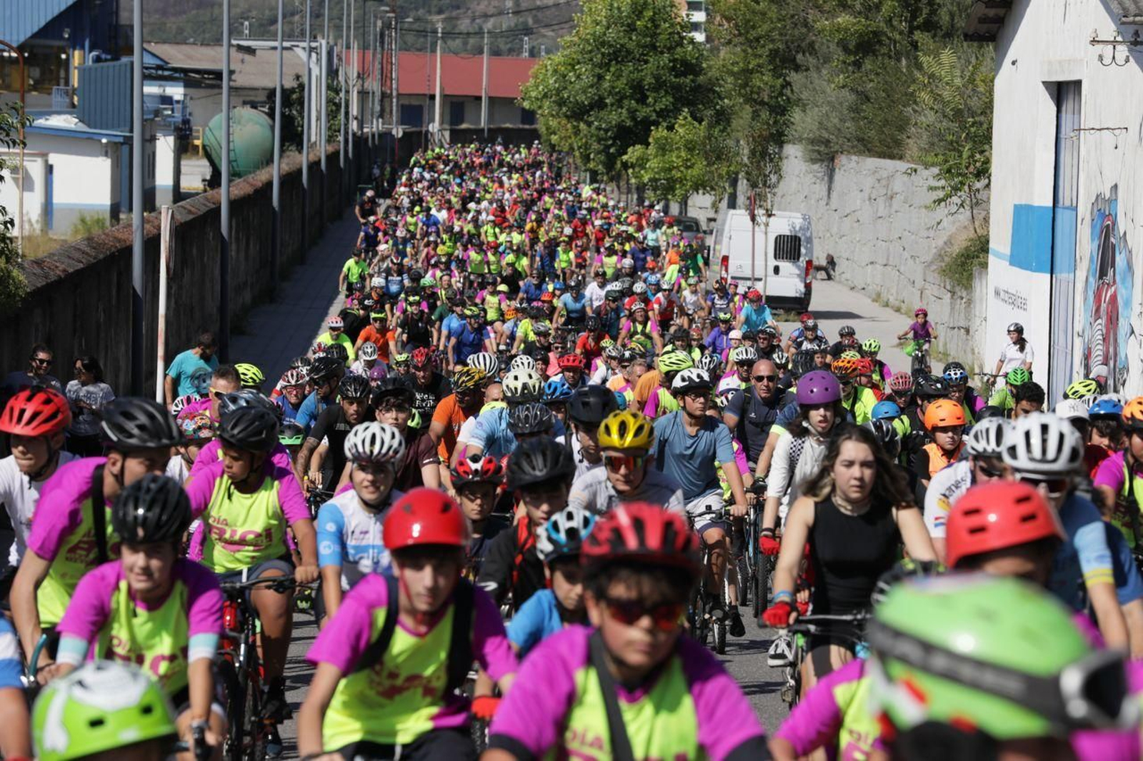 OURENSE 18/09/2022.- Día da Bici, río Arnoia. José Paz