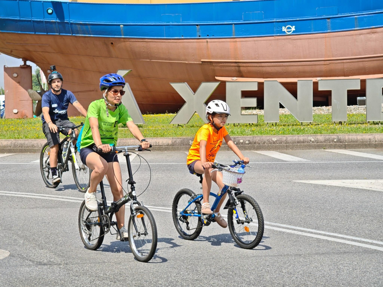 Galería | El ciclismo toma Vigo con la primera edición del Día de la Bici de Atlántico