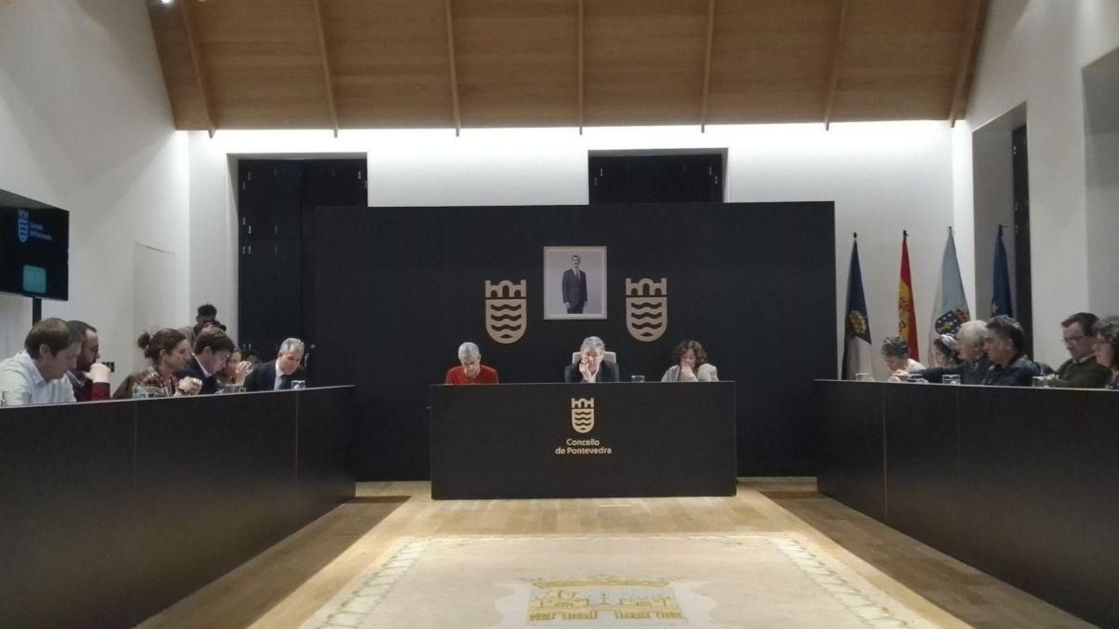 Un momento del pleno municipal celebrado ayer en la reformada Casa Consistorial.