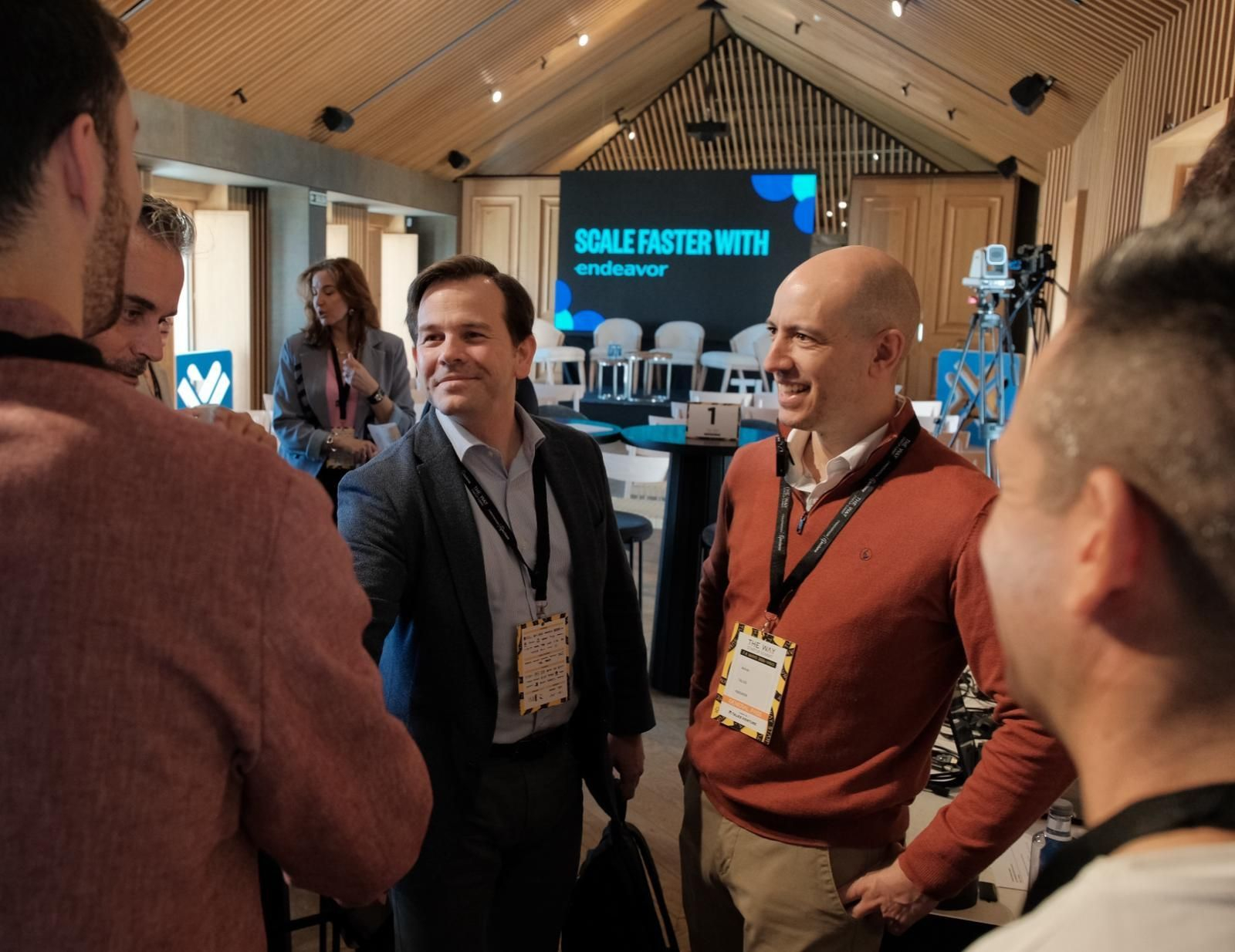 Andrés Tallos (derecha), director de Endeavor en España, con Roberto Bértolo, CFO de Luckia, ayer en The Way.