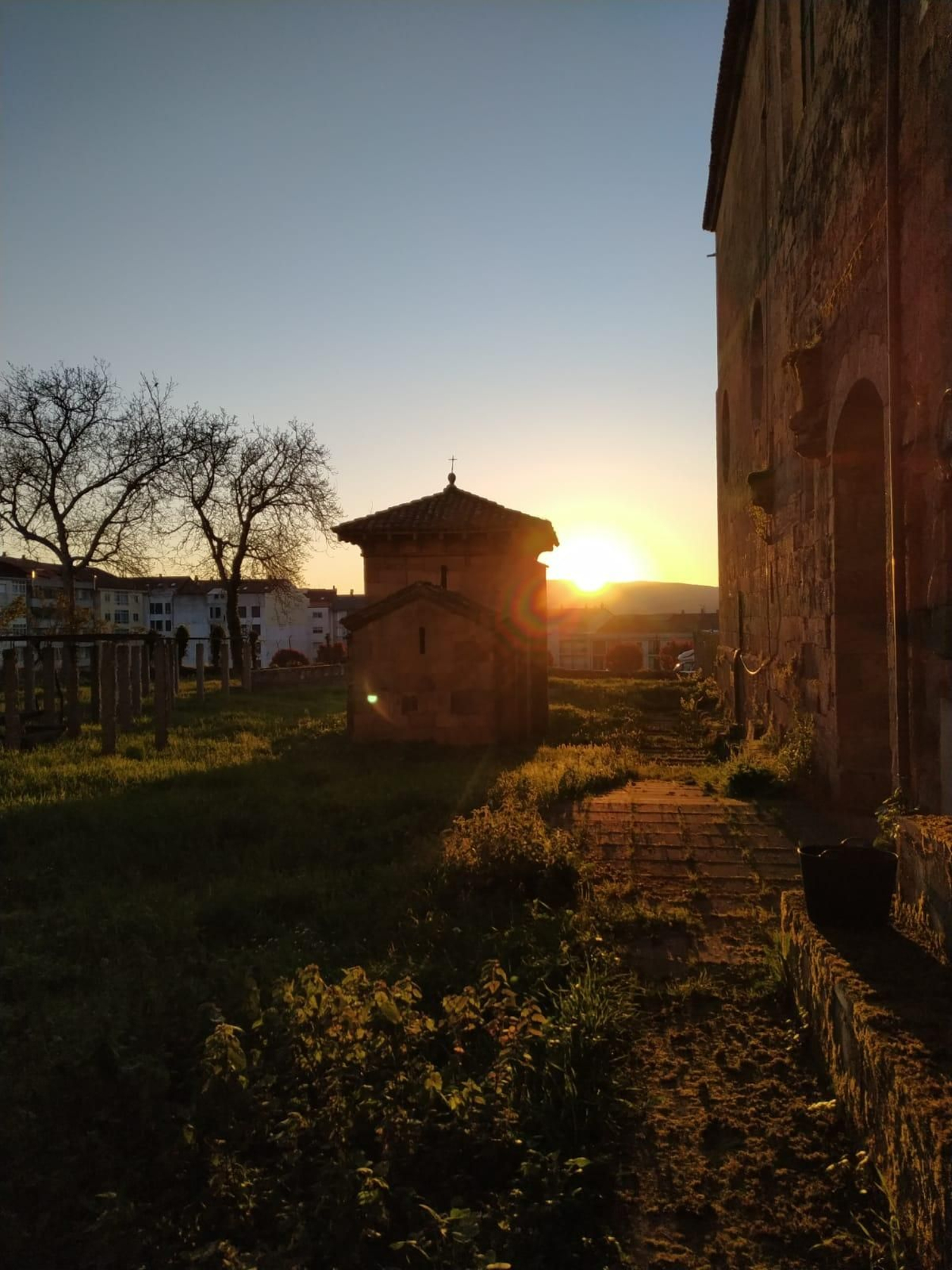 Equinoccio de primavera en la capilla de San Miguel de Celanova