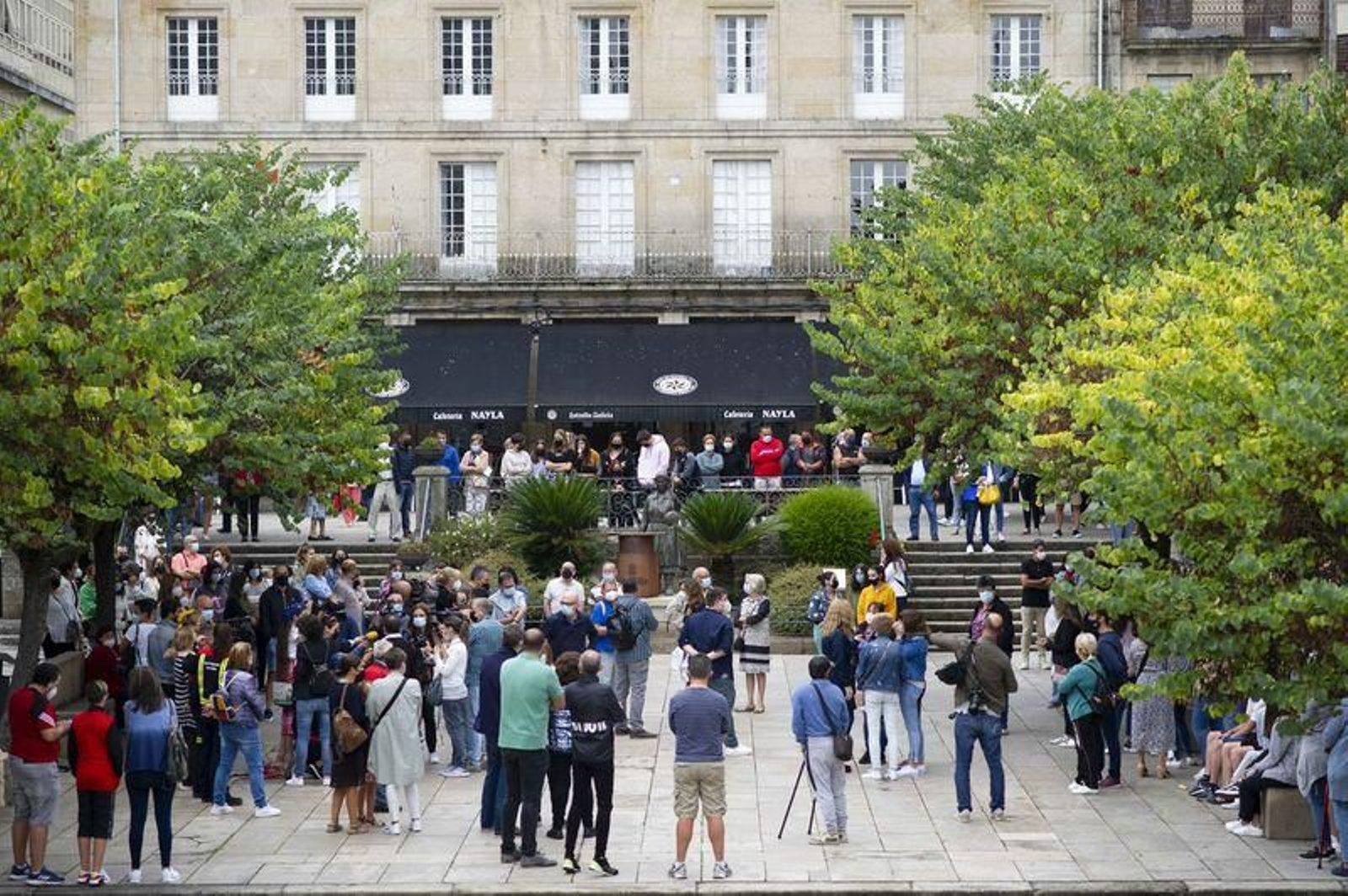 Concentración en apoyo a la menor agredida por un amigo en O Carballiño (MARTIÑO PINAL)