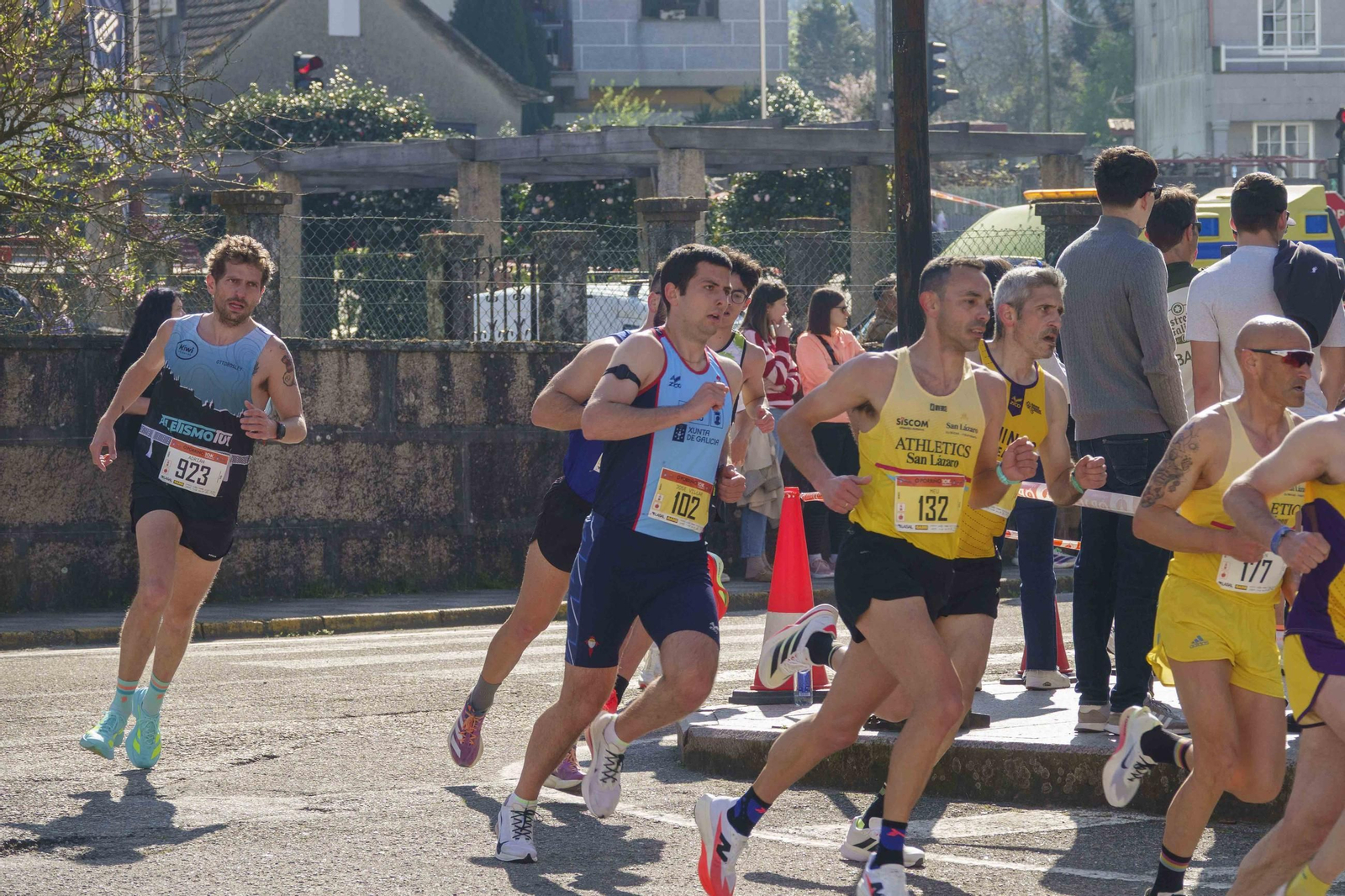 Galería | Pequeños y mayores se divierten en la 10K de Porriño