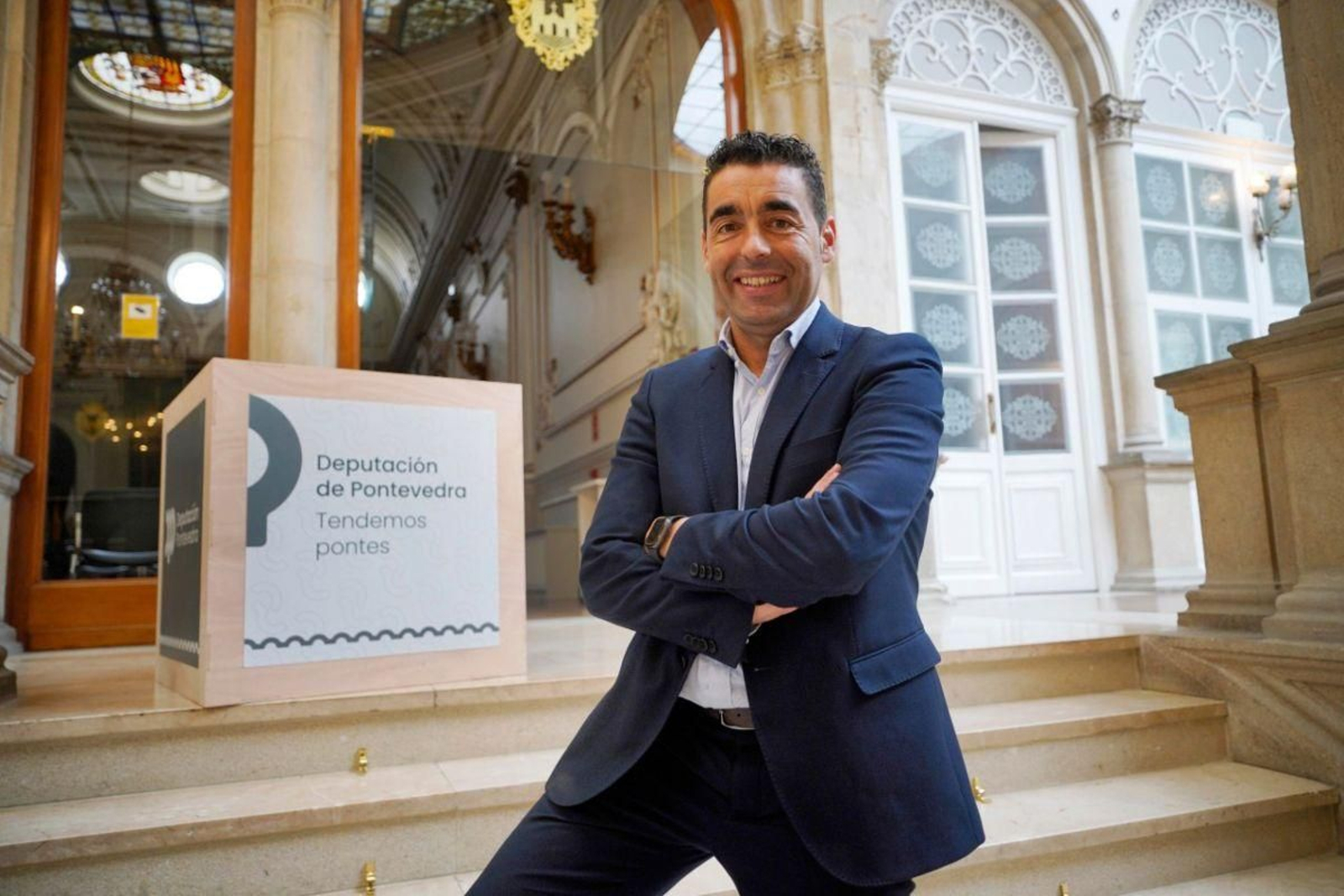 El presidente de la Diputación, Luis López, posa para la entrevista con Atlántico.