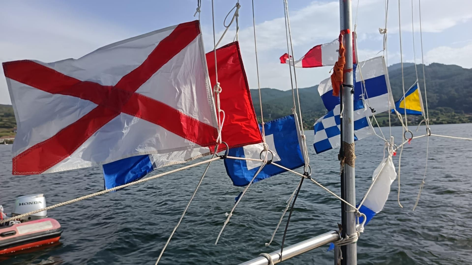 Galería | Una concentración de vela pasada por agua, en fotos