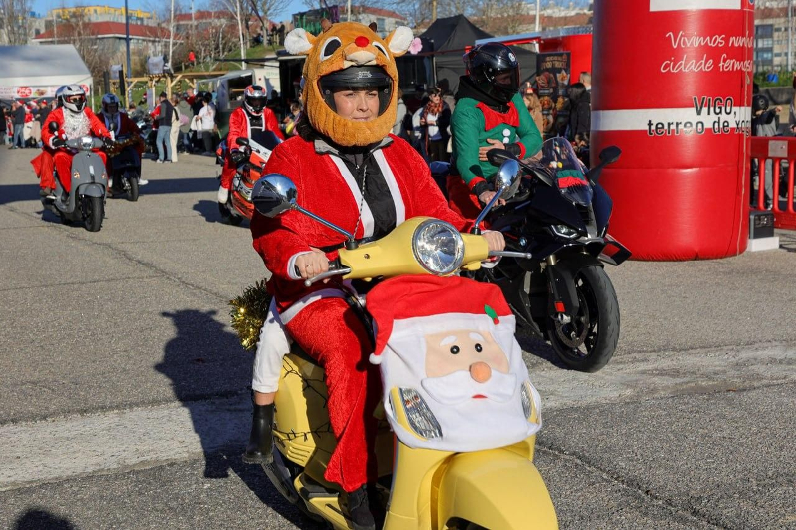 Galería | Los papanoeles moteros toman Vigo