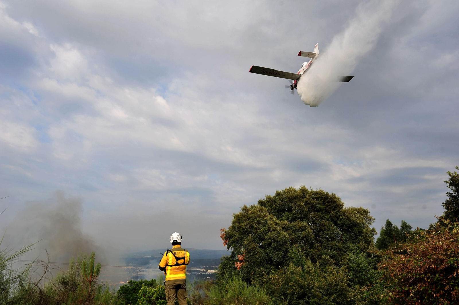 Galería | Despliegue de medios para extinguir un incendio en Rante