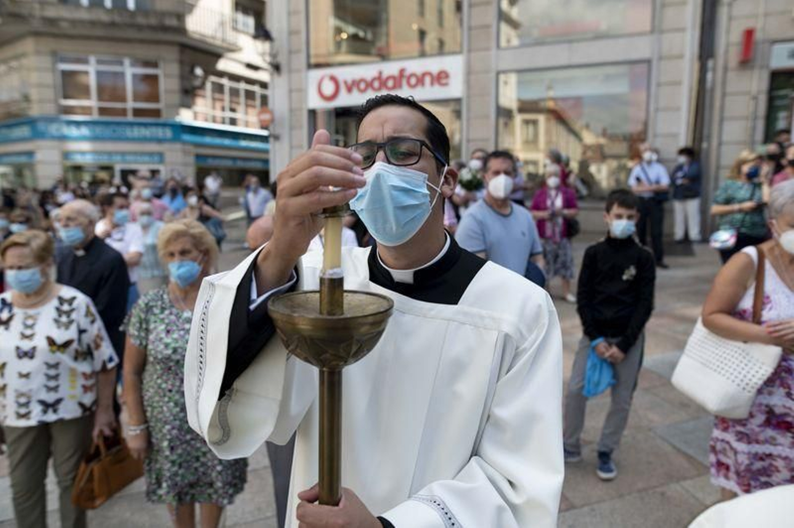 Recibimiento a la virgen de la Inmaculada en las jardinillos del Padre Feijóo // FOTO: MARTIÑO PINAL