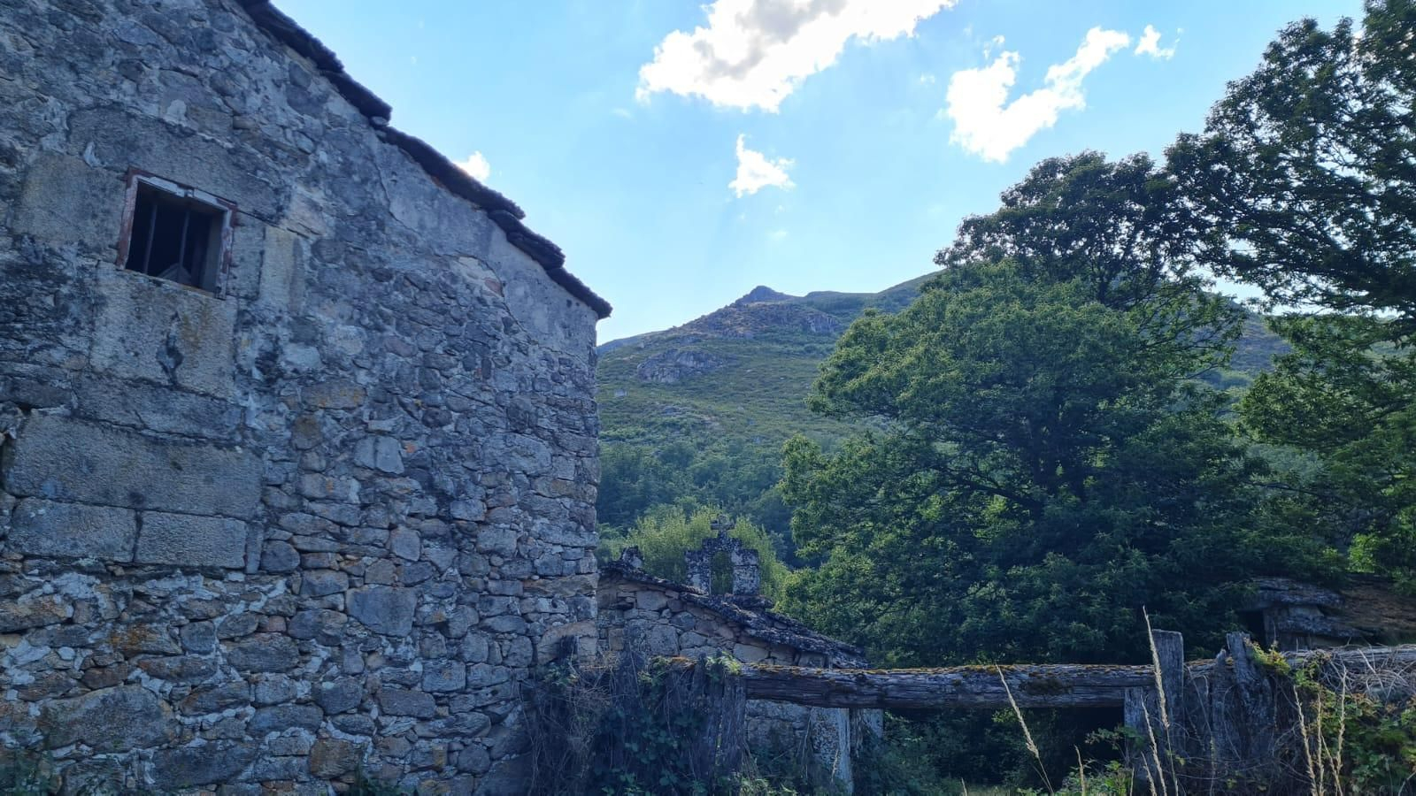 Aldea abandonada de Prada