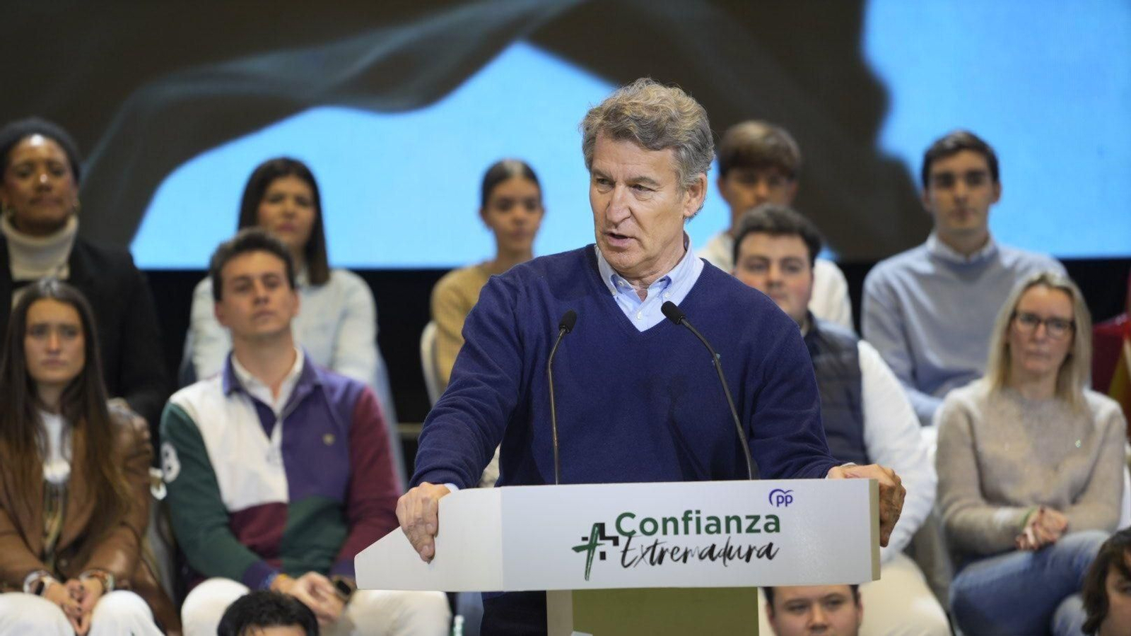 El presidente del PP, Alberto Núñez Feijóo, participa en un acto electoral, a 13 de diciembre de 2025,