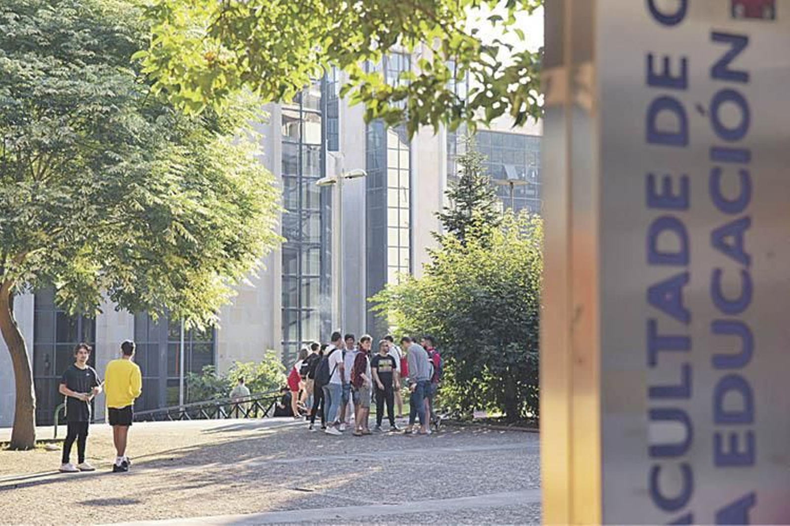 Exteriores de la Facultad de Educación. ÓSCAR PINAL