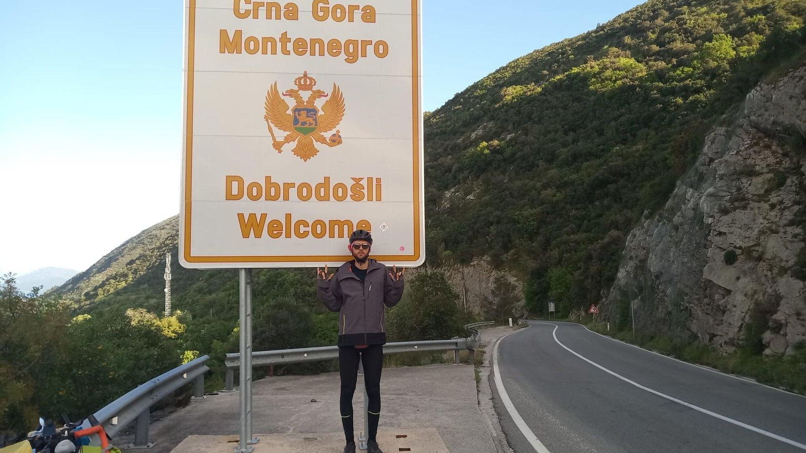 El verinés Paquiño, en la frontera con Montenegro.
