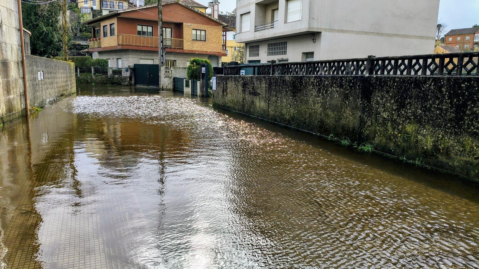 Inundación en Placeres.