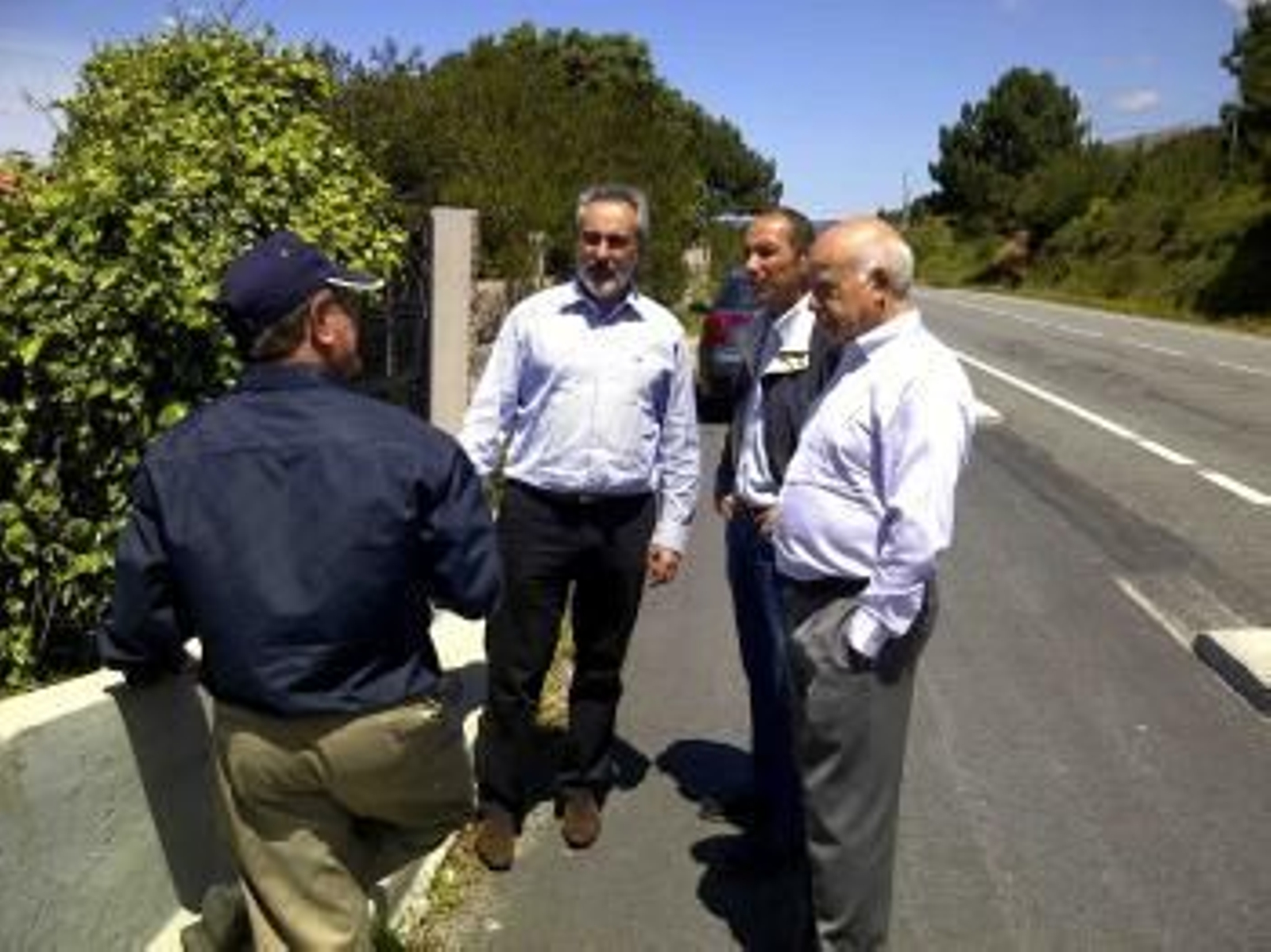 El delegado de la Xunta, Cores Turís, y Alejandro Rodríguez, regidor de Oia.